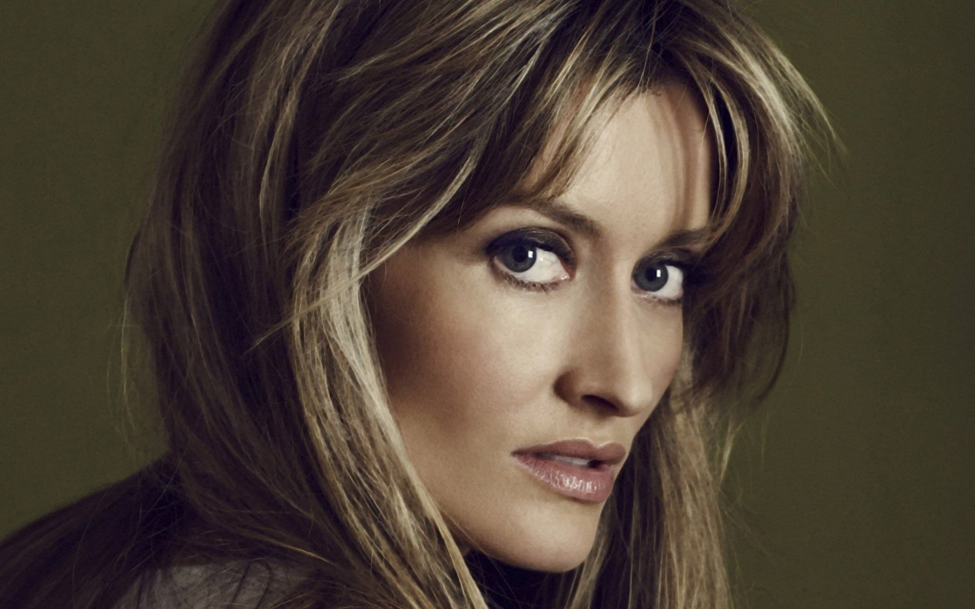 1920x1200 Natascha McElhone Wallpaper