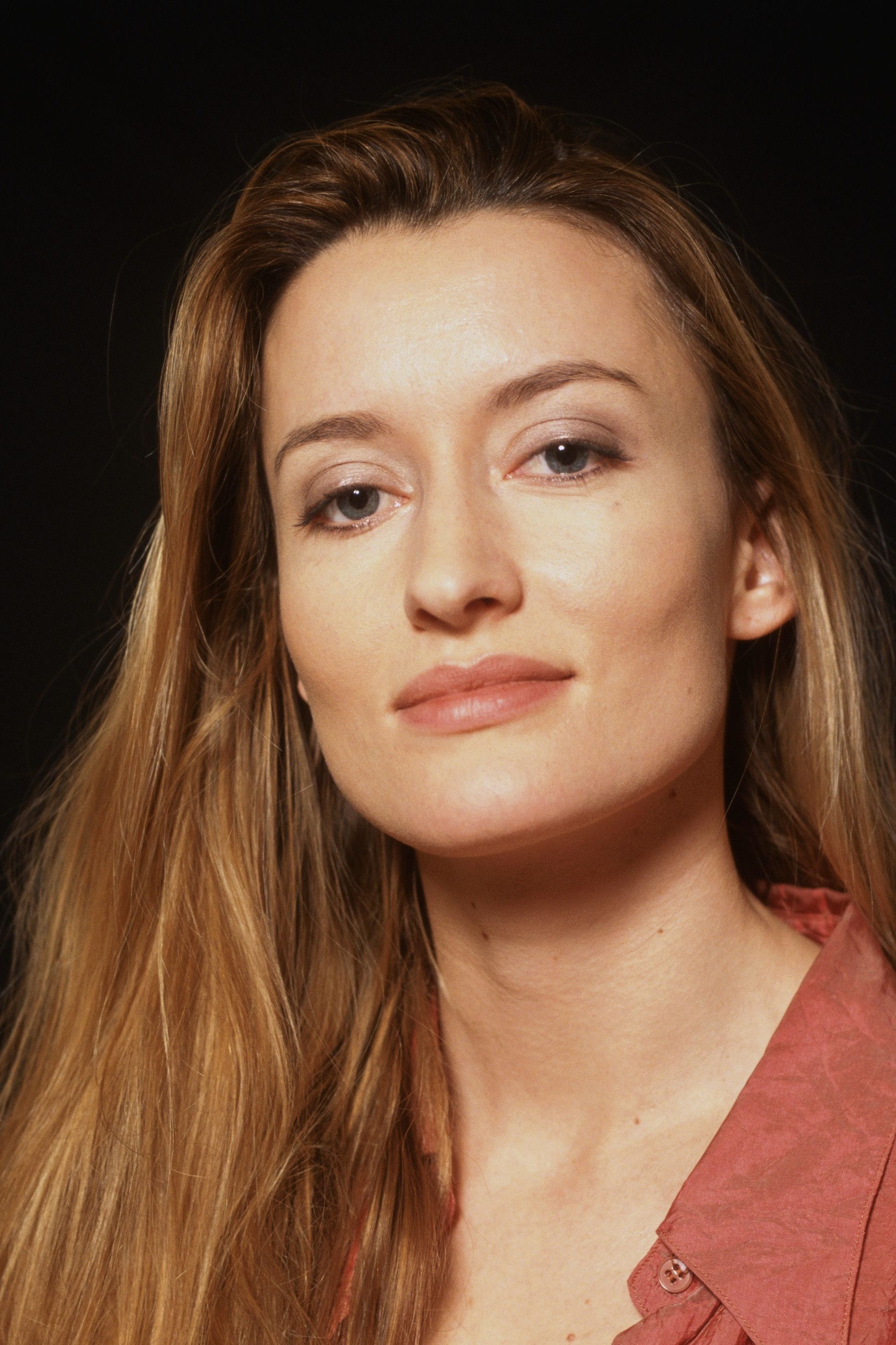 2000x3000 Natascha McElhone Image