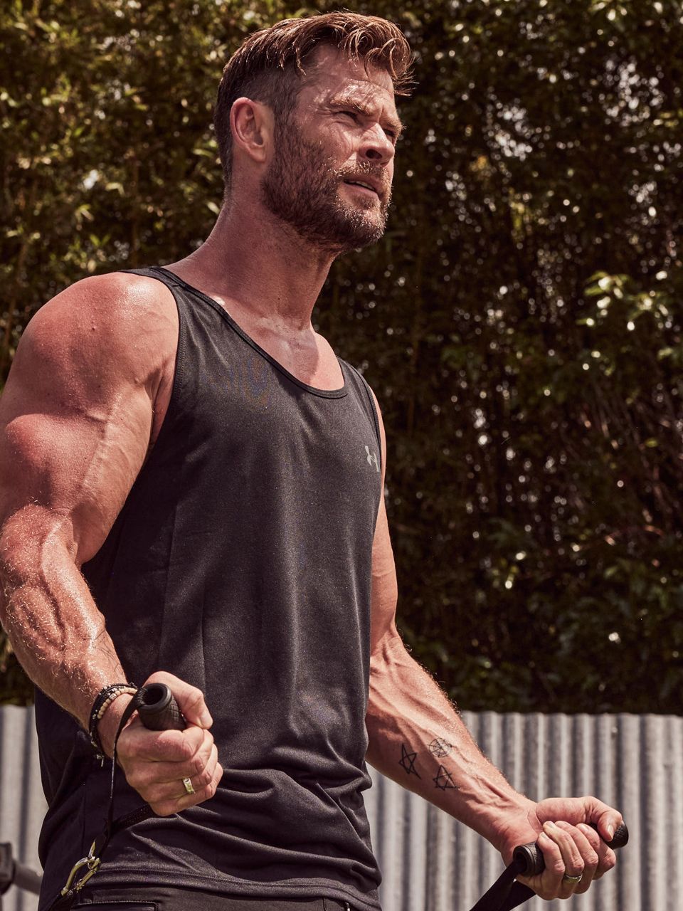 960x1280 Chris Hemsworth's workout routine to build muscle