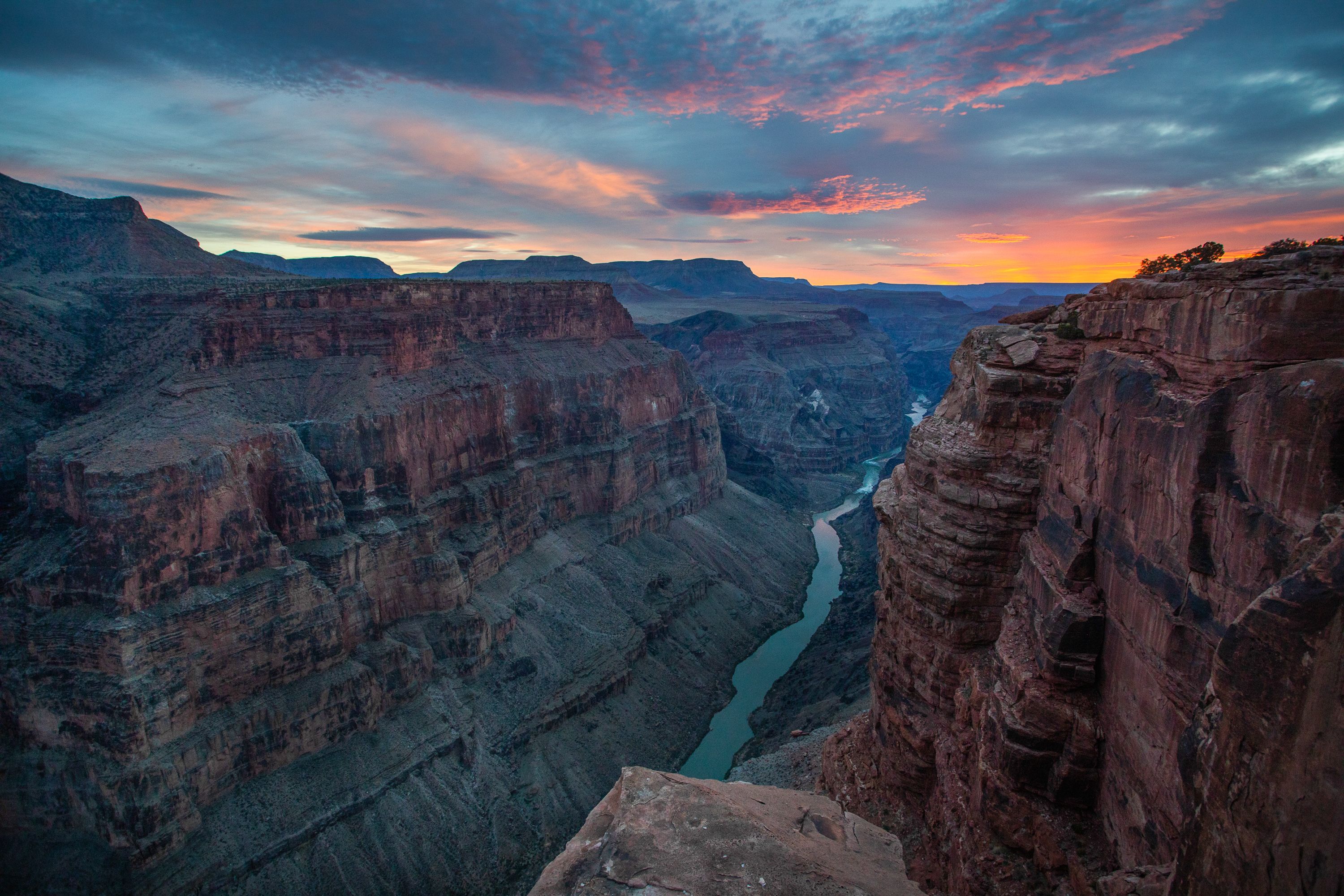 3000x2000 Colorado River in the Grand Canyon
