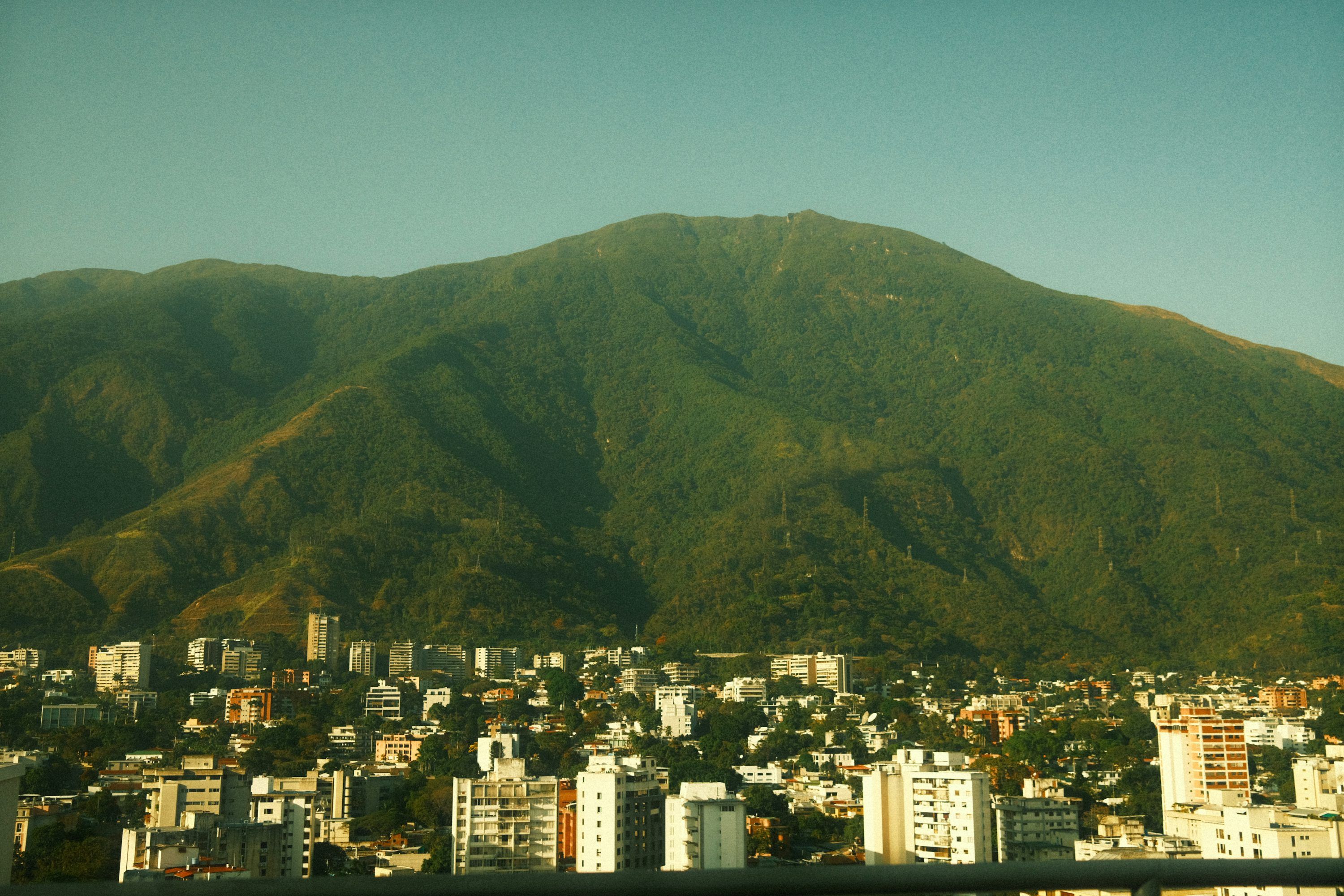 3000x2000 Caracas Picture. Download Free Image