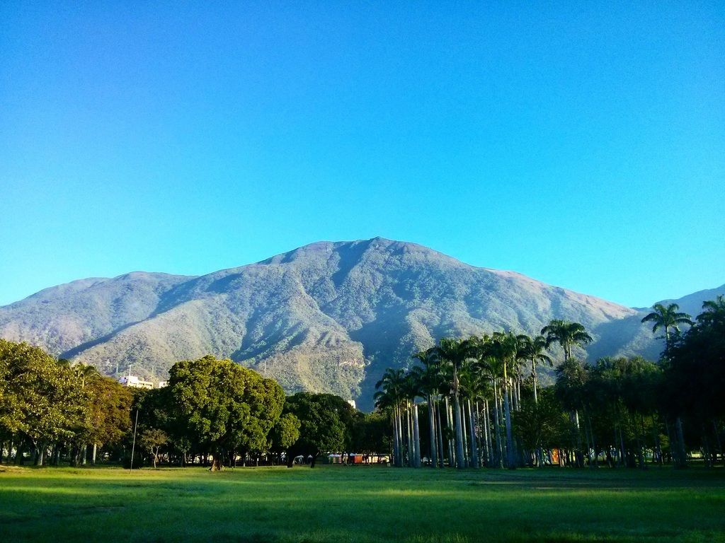 1024x768 Una foto del cerro Ávila, Caracas