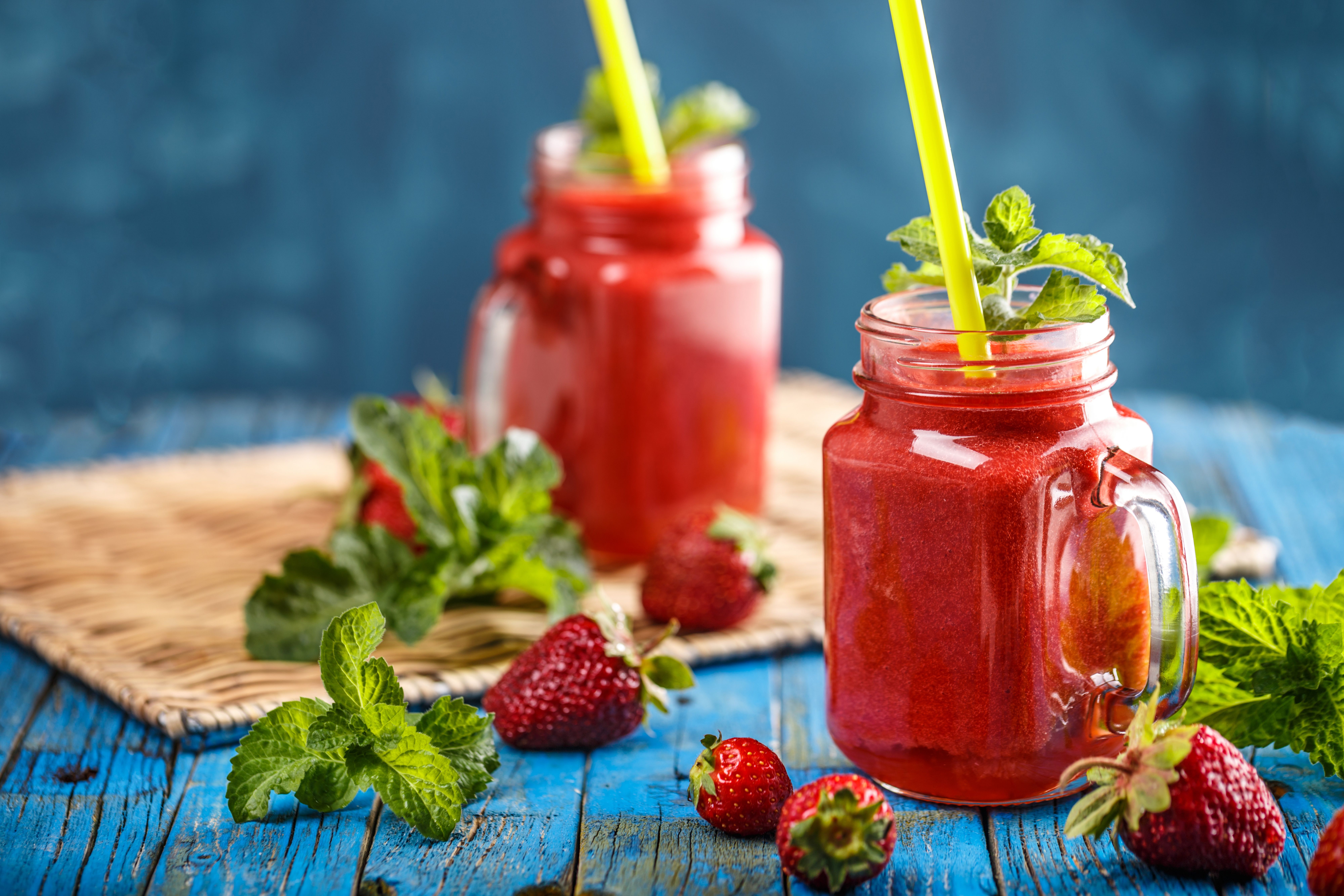 8000x5333 8K Ultra HD Strawberry Smoothie: Fresh Berry Still Lifex5333