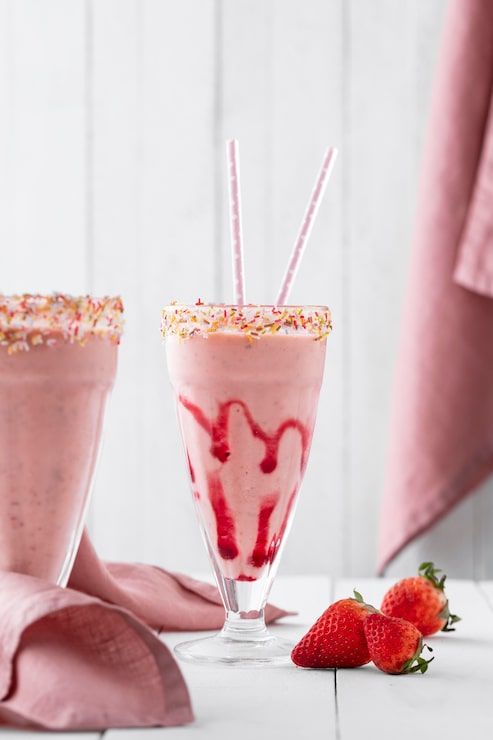 493x740 Tempting strawberry smoothie Image