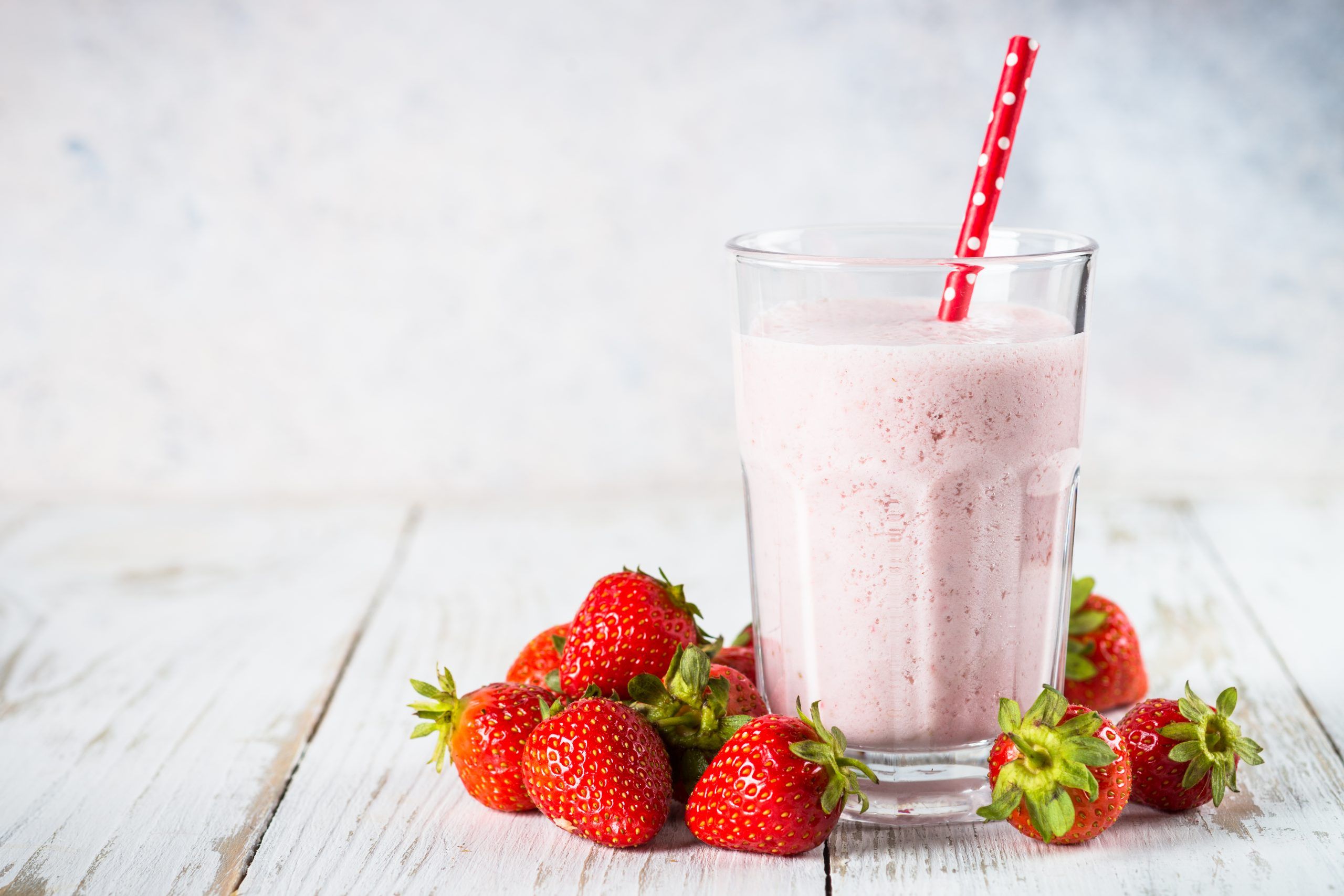 2560x1707 Strawberry Compote Smoothie