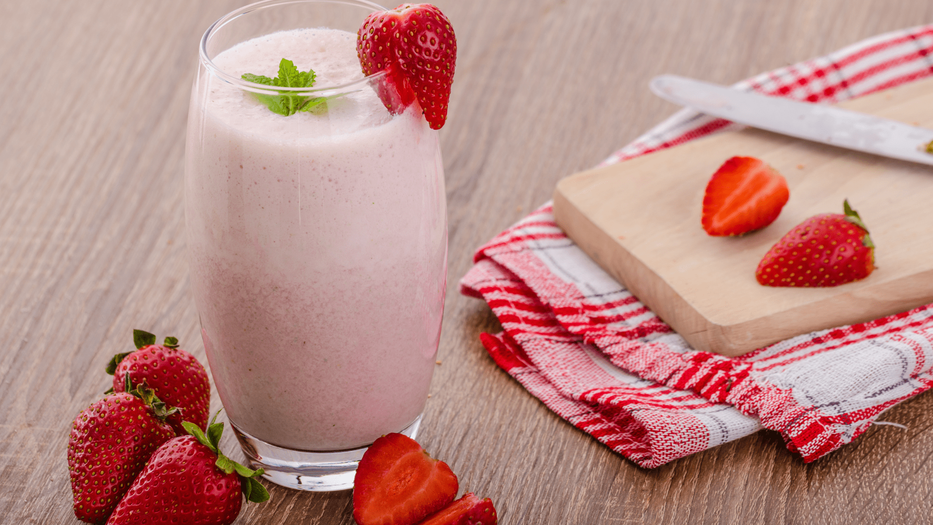 1920x1080 Strawberry Coconut Smoothie