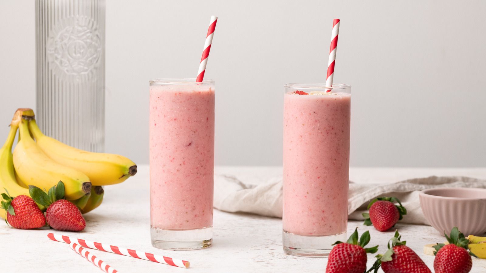 1600x900 Strawberry Banana Oatmeal Smoothie Recipe