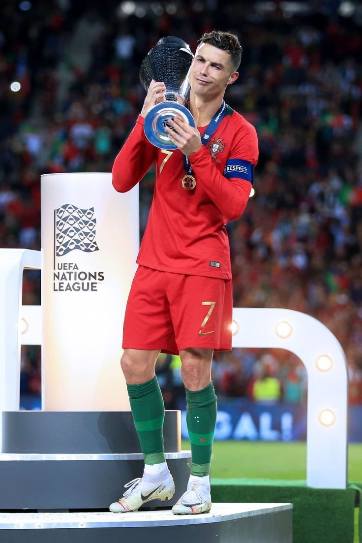 736x1103 Cristiano Ronaldo 4k Wallpaper • Football 4k Wallpaper