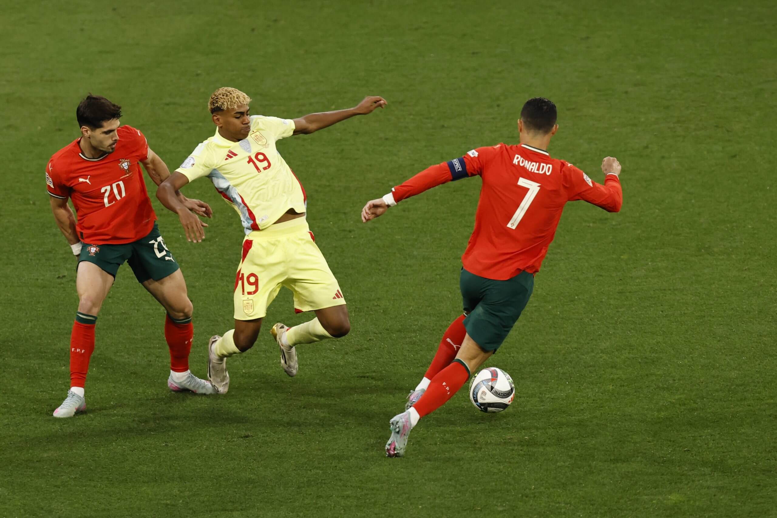 2560x1707 Cristiano Ronaldo wins Nations League aged 40: 'For Portugal, if I had to break a leg, I would'