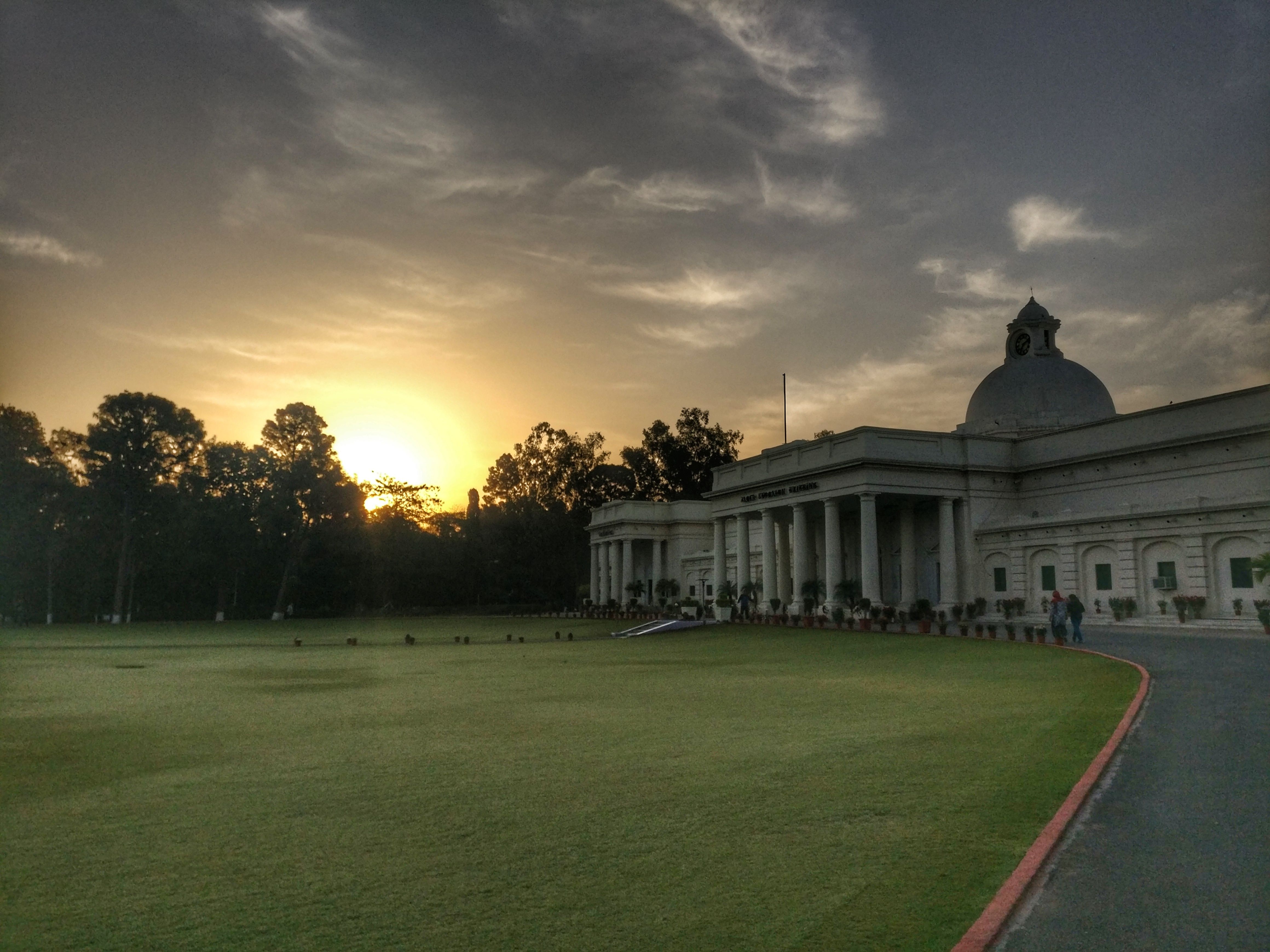 4640x3480 IIT Roorkee Wallpaper