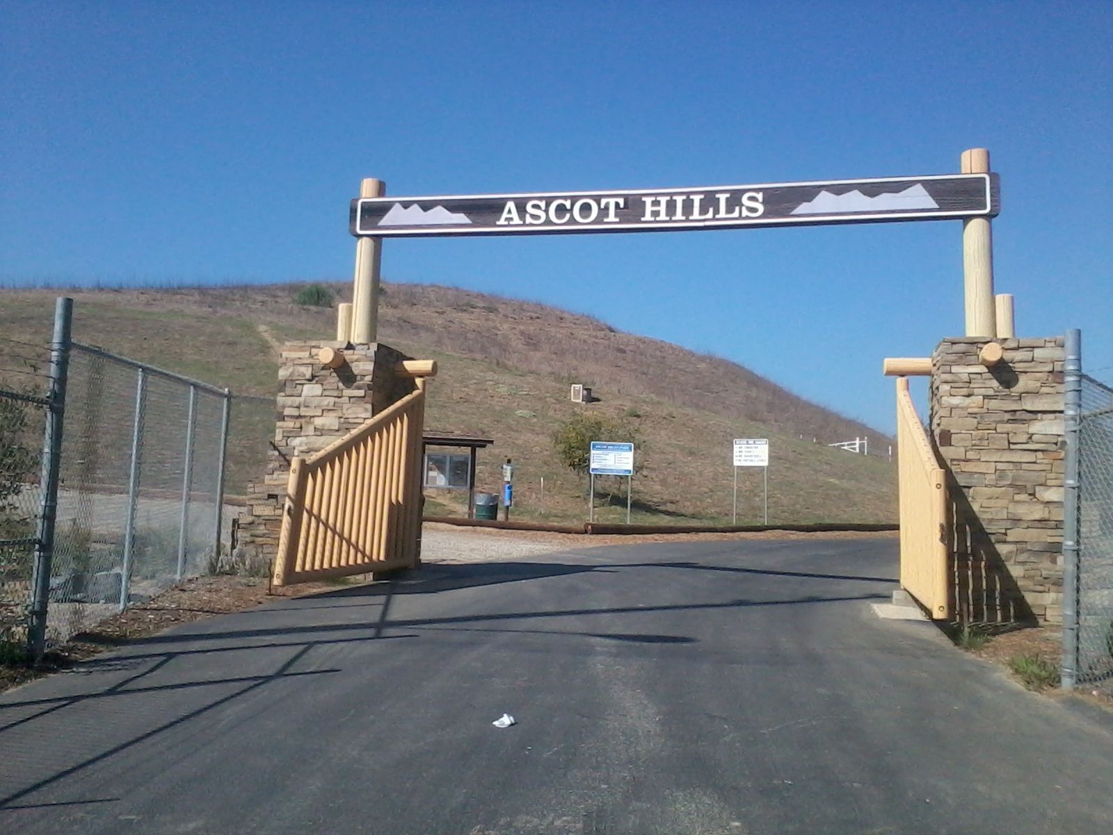 1600x1200 Ascot Hills Trail Hikers