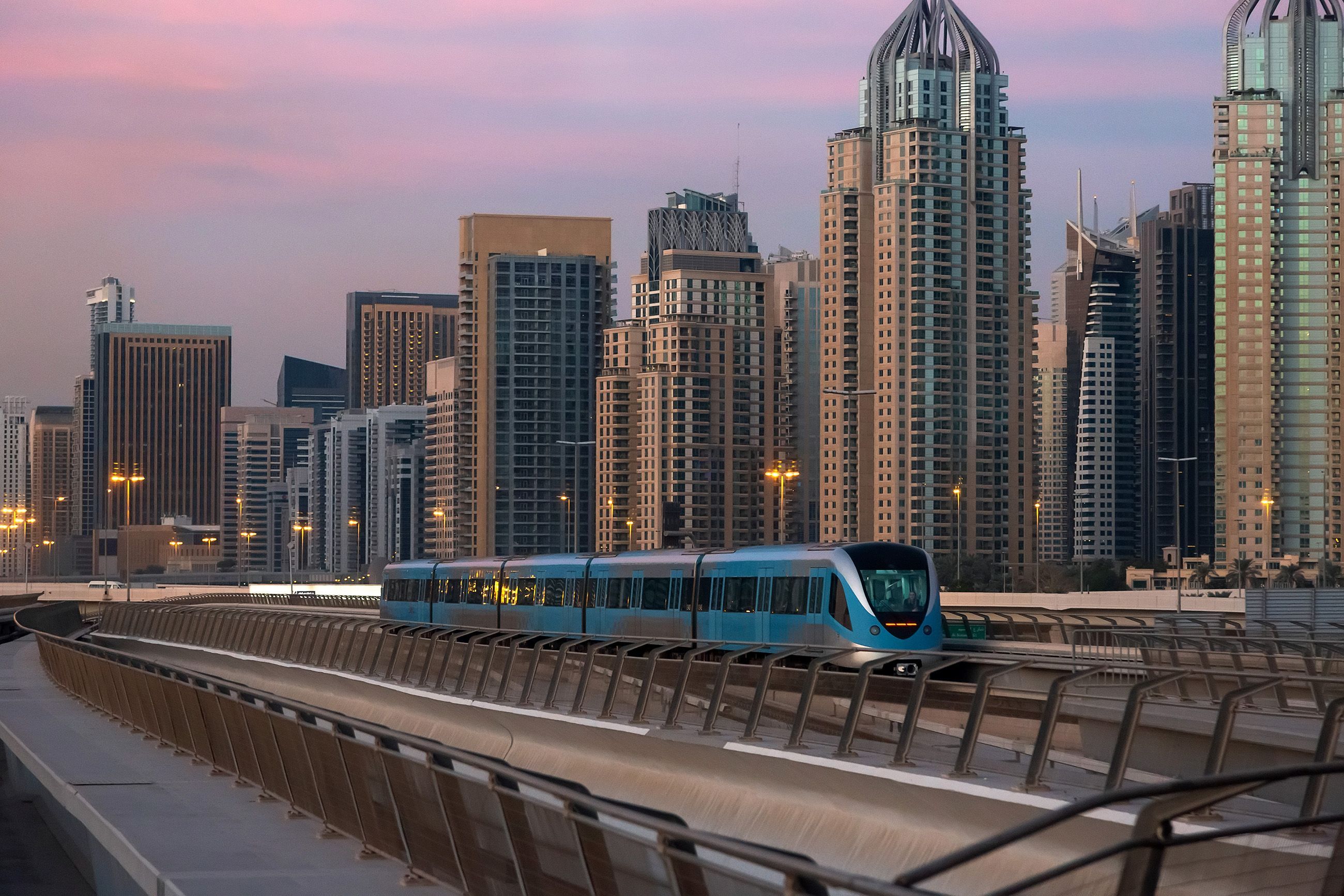 2600x1734 Dubai Metro Photo, Download The BEST Free Dubai Metro & HD Image