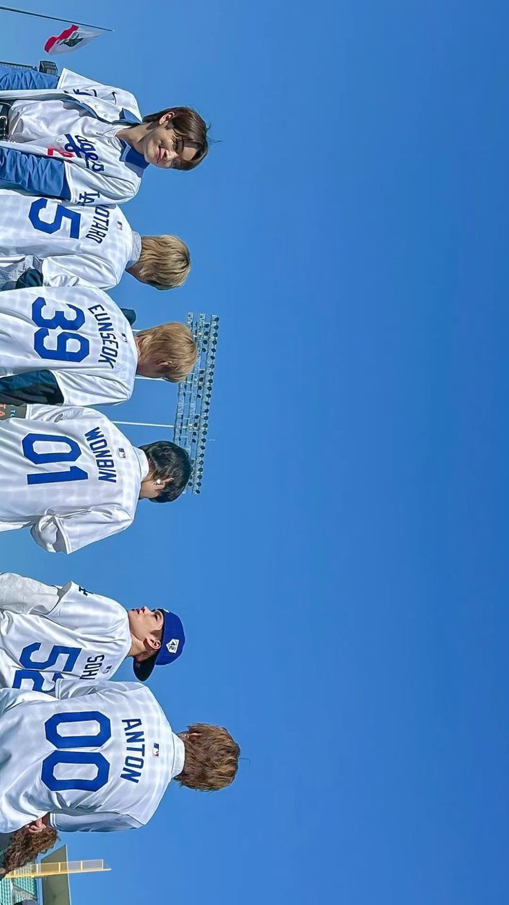 736x1308 Riize group photo wallpaper. 라이즈 단체 사진 배경화면, 남자 친구 사진, 아이돌