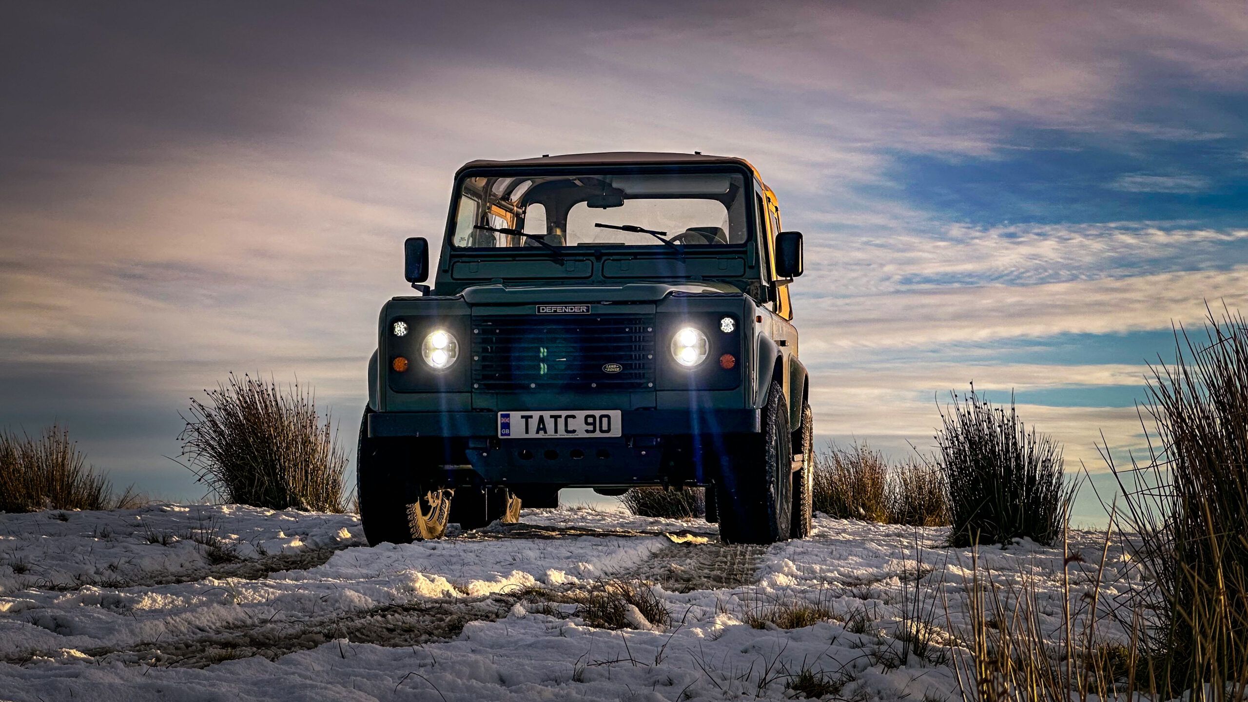 2560x1440 Built For The Wild. Defender Capabilities In Harsh Environments