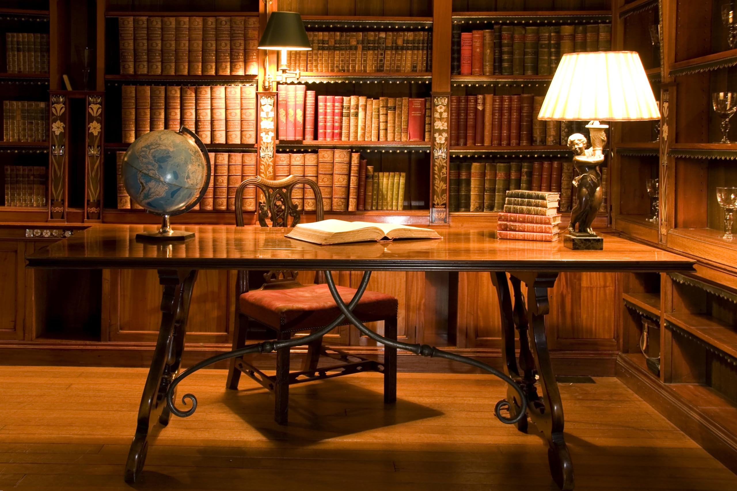 2560x1704 Amazon.com : CHNYWORK 15ftx8ft Old Library Reading Area Backdrop Wooden Table with Globe and Table Lamp Historic Ancient Books Background for Education Retro Style Party Decor Photo Booth Studio Props Wallpaper