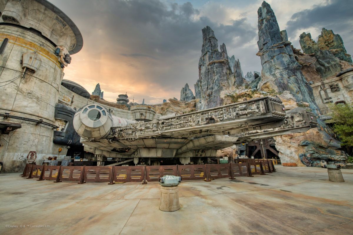 1200x800 PHOTOS: Walt Disney World and Disneyland Resort Release Free Digital Wallpaper From Star Wars: Galaxy's Edge News Today