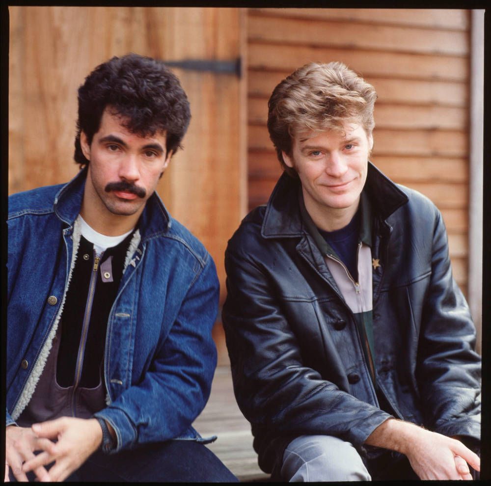 1000x990 Download Daryl Hall And John Oates American Duo In The 70s Wallpaper