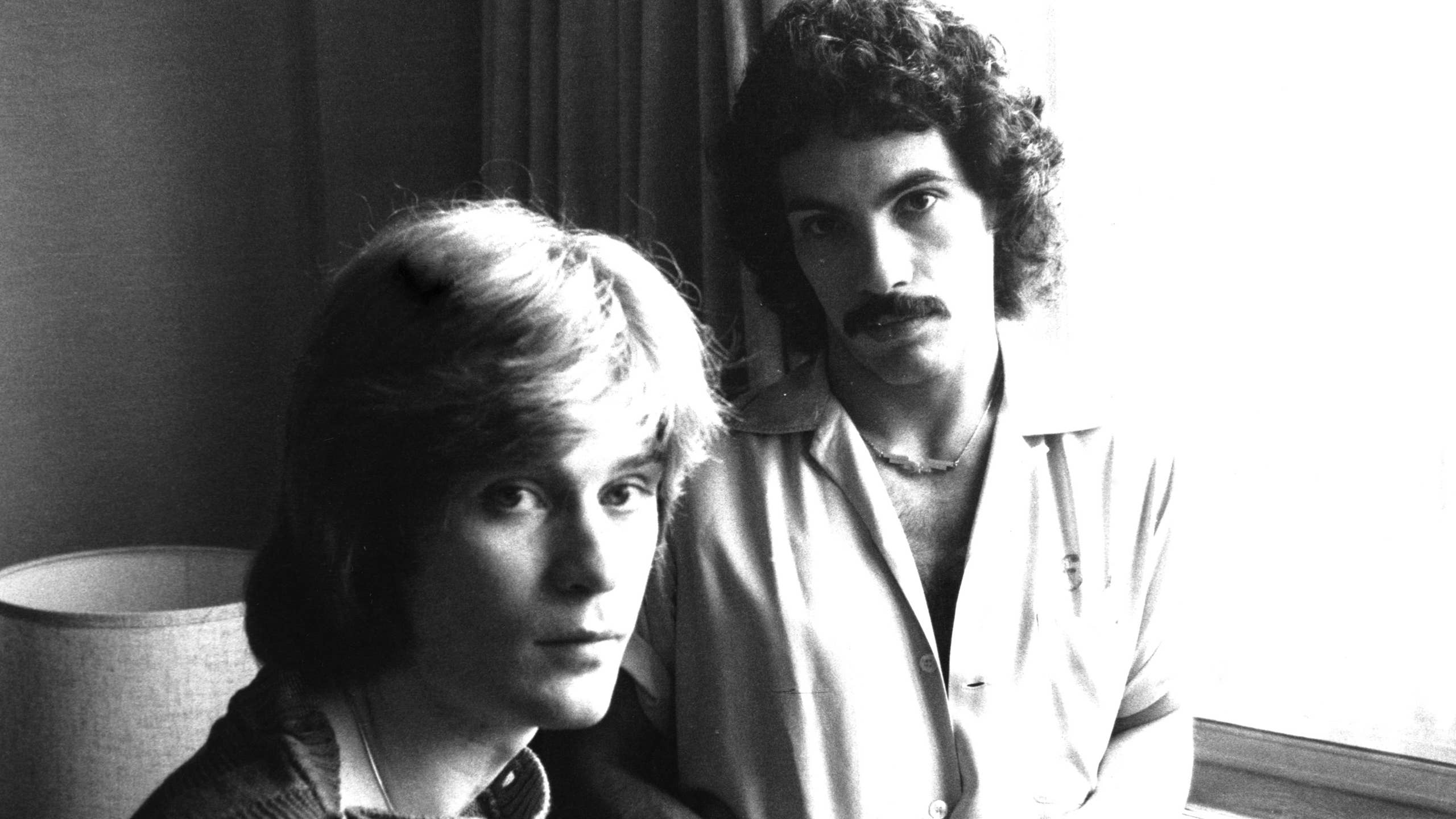2560x1440 Rock Classic, Originally Turned No. 1 Hit by Rival Band, Became a Breakup Anthem