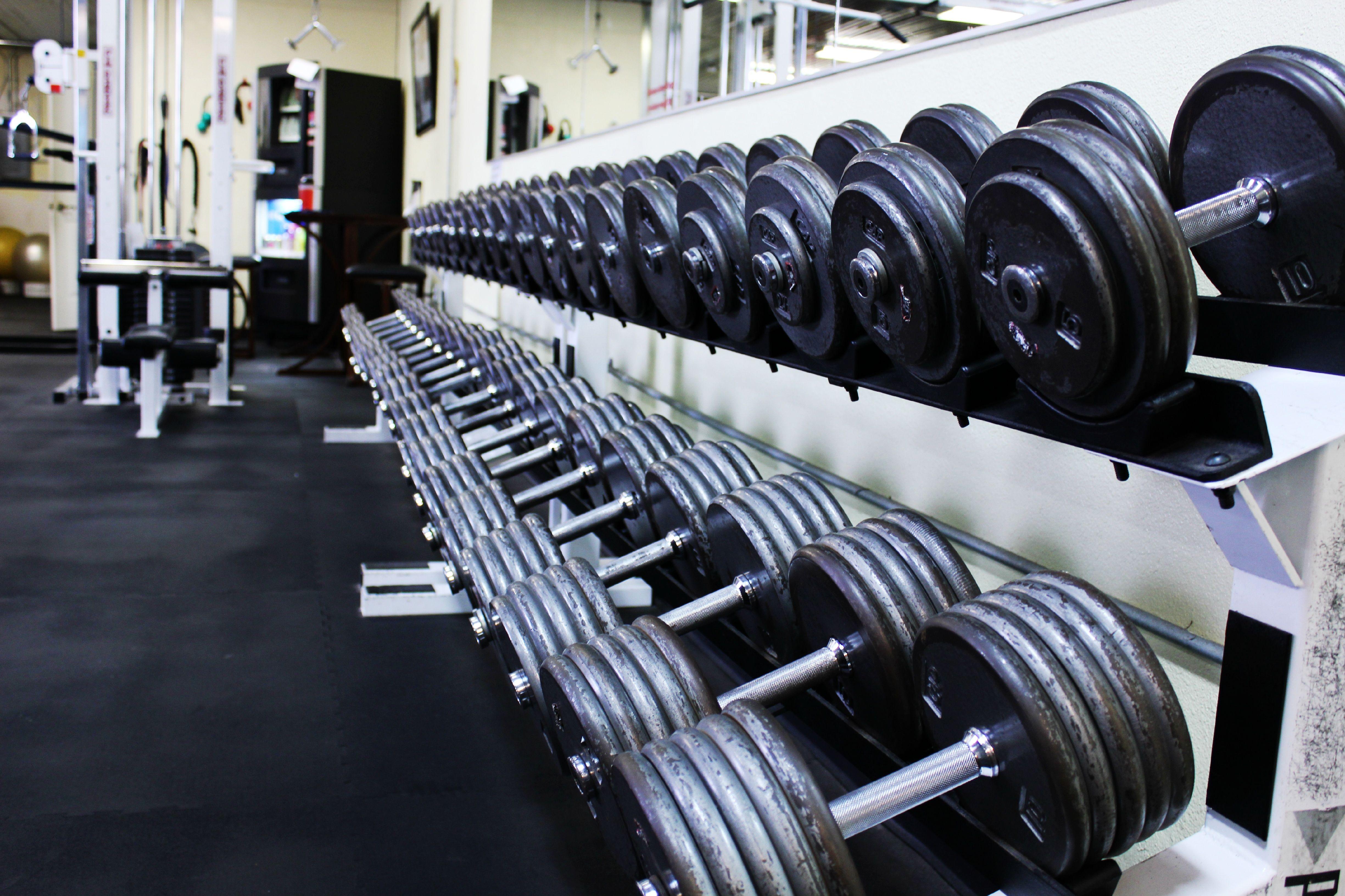 4898x3265 Barbell Wallpaper