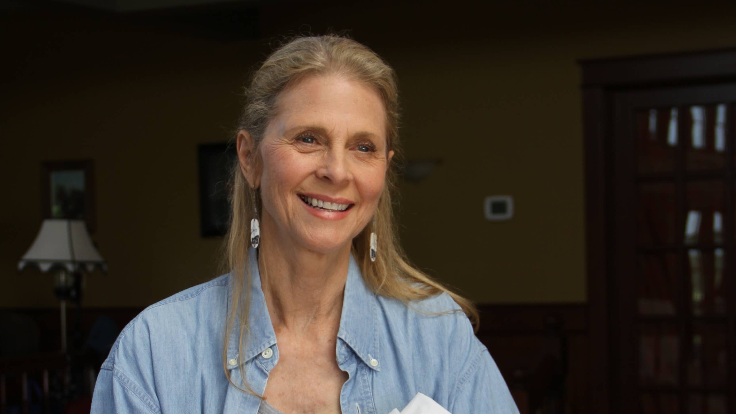 2560x1440 Talking with Lindsay Wagner re NCIS, Love Finds You In Valentine, and Supergirl