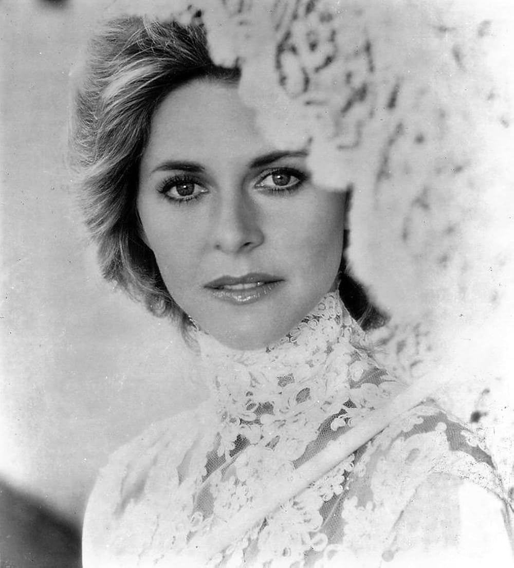 1000x1105 Lindsay Wagner