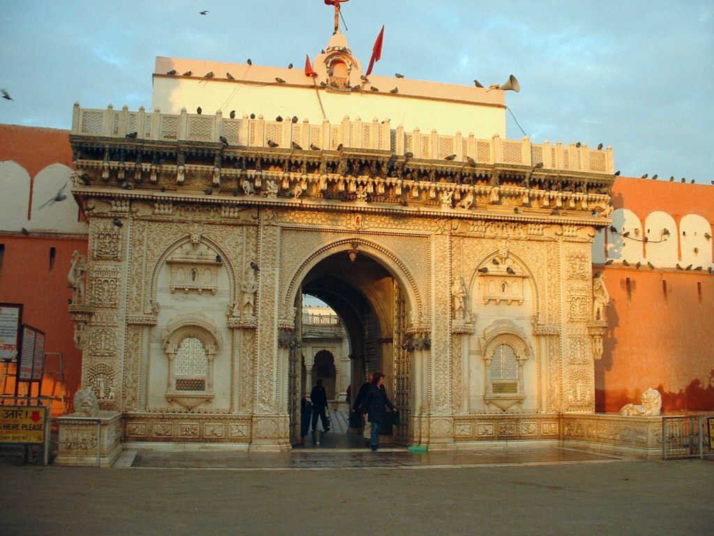 1024x768 Ratan Bihari and Karni Mata Temple In Bikaner City