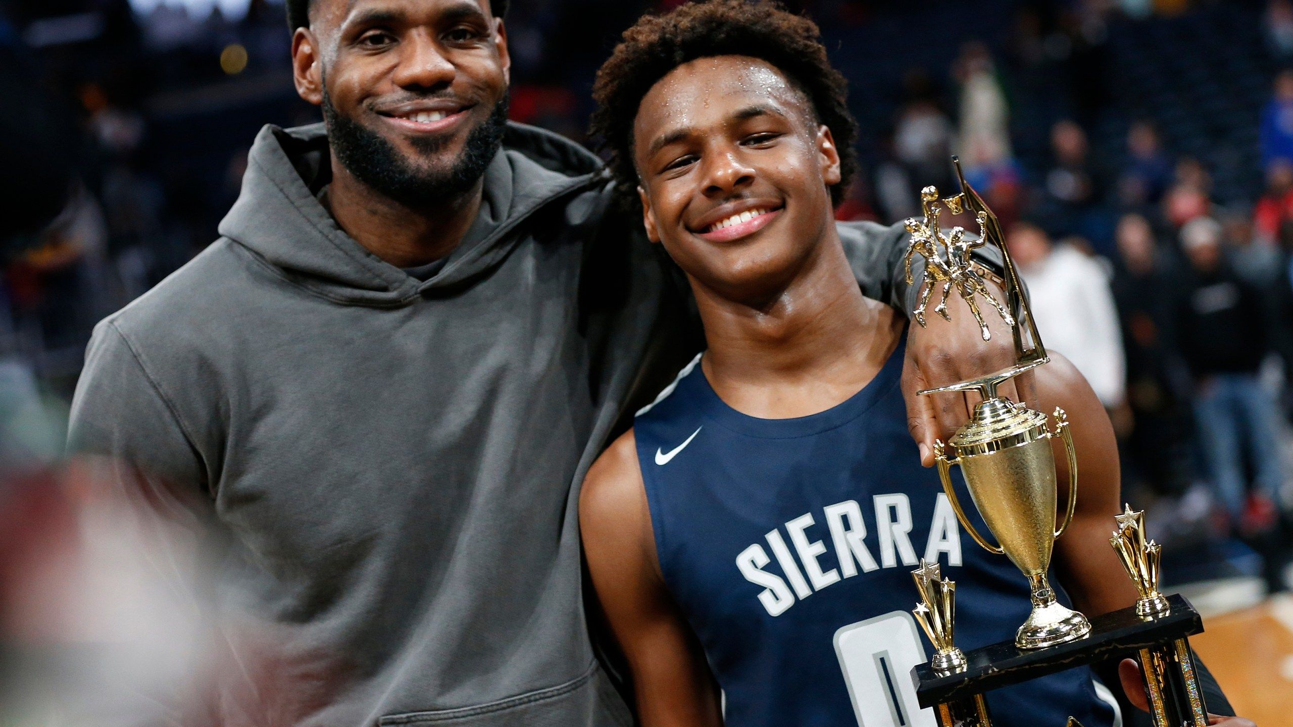 2560x1440 LeBron James hints he'll retire after son Bronny joins the NBA