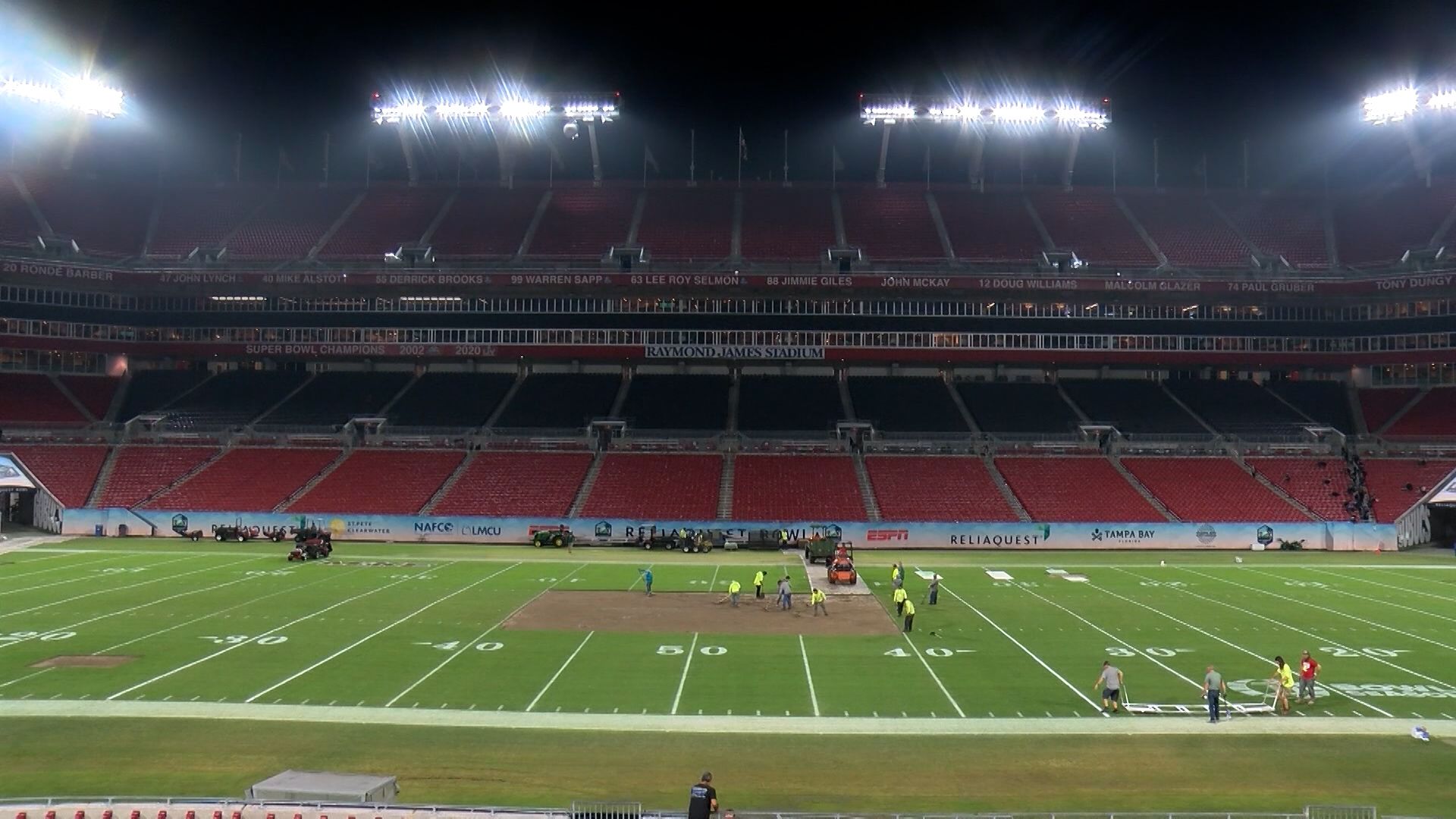 1920x1080 From Bucs to Bowl: Raymond James Stadium undergoes quick turnaround before ReliaQuest Bowl