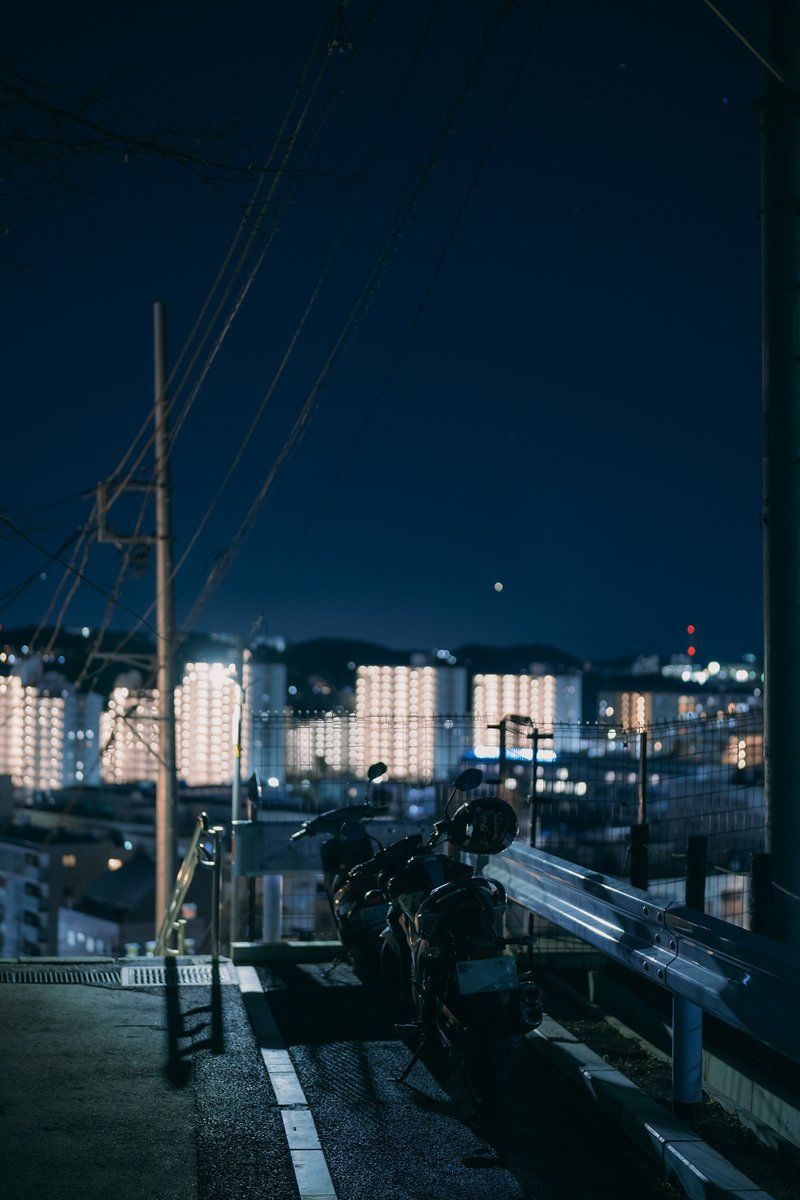 800x1200 Chill night vibes in Japan