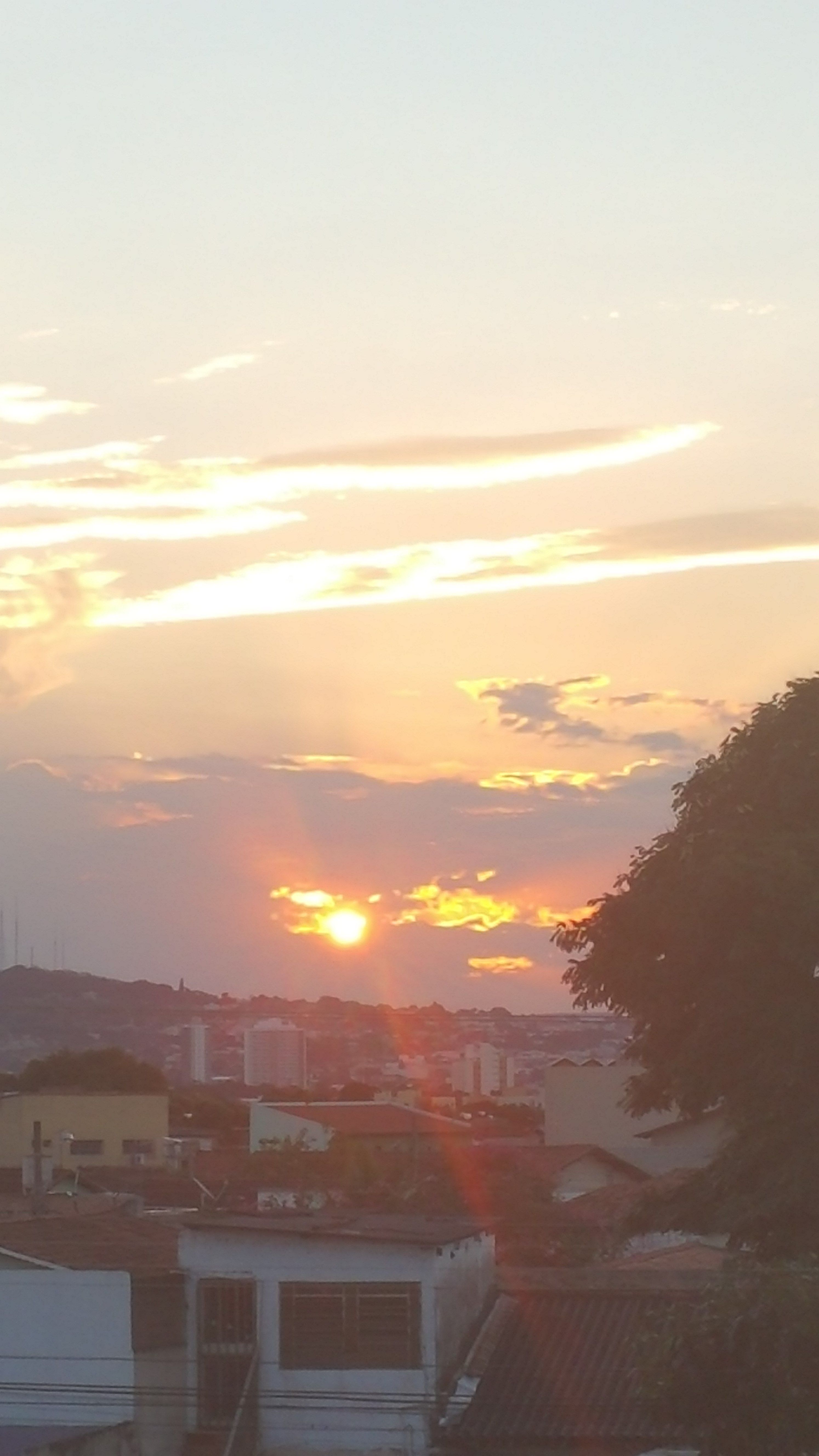 2988x5312 Por do sol em Goiânia
