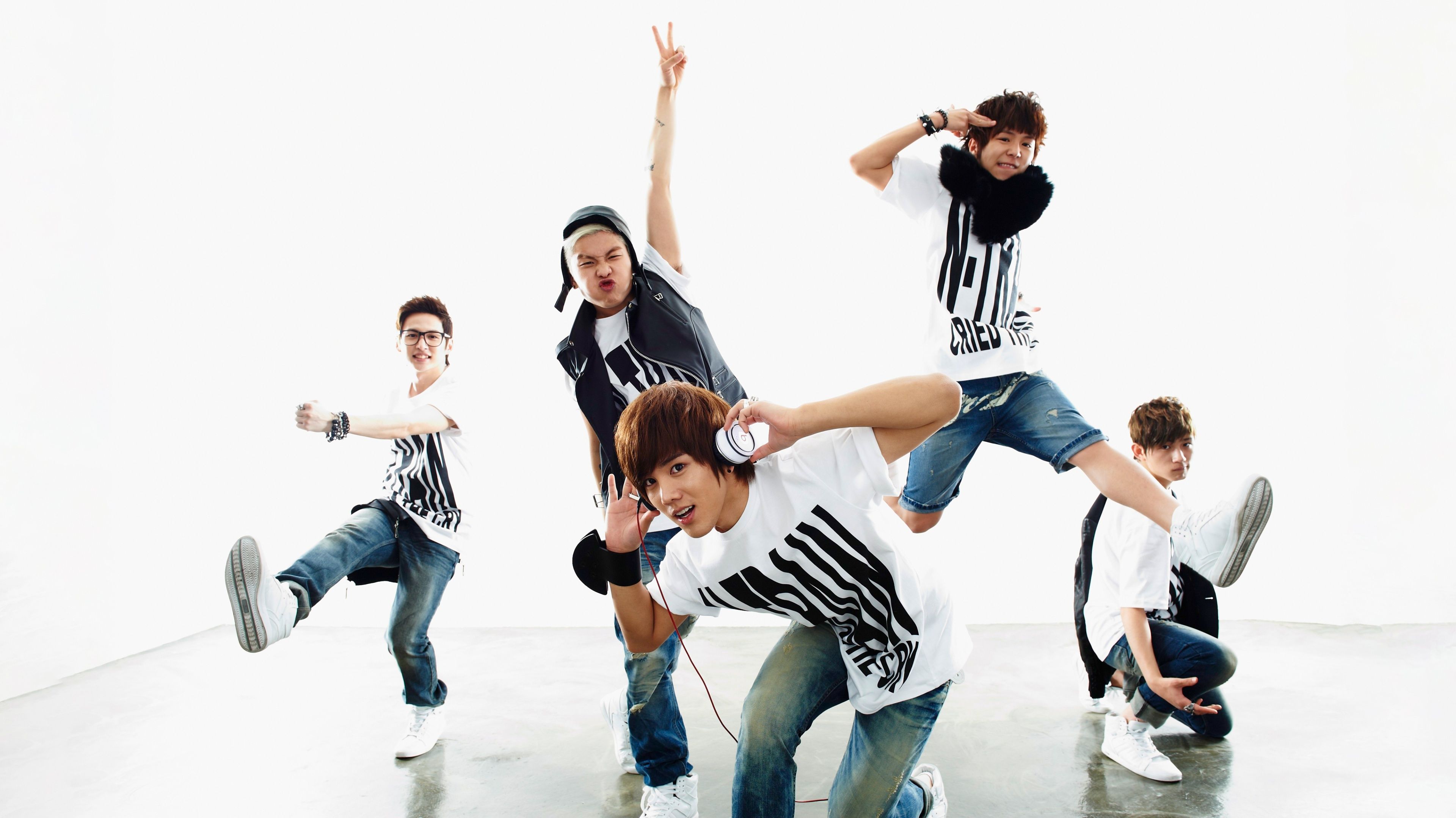 3840x2160 One Direction Wallpaper 4K, White background, Pop band