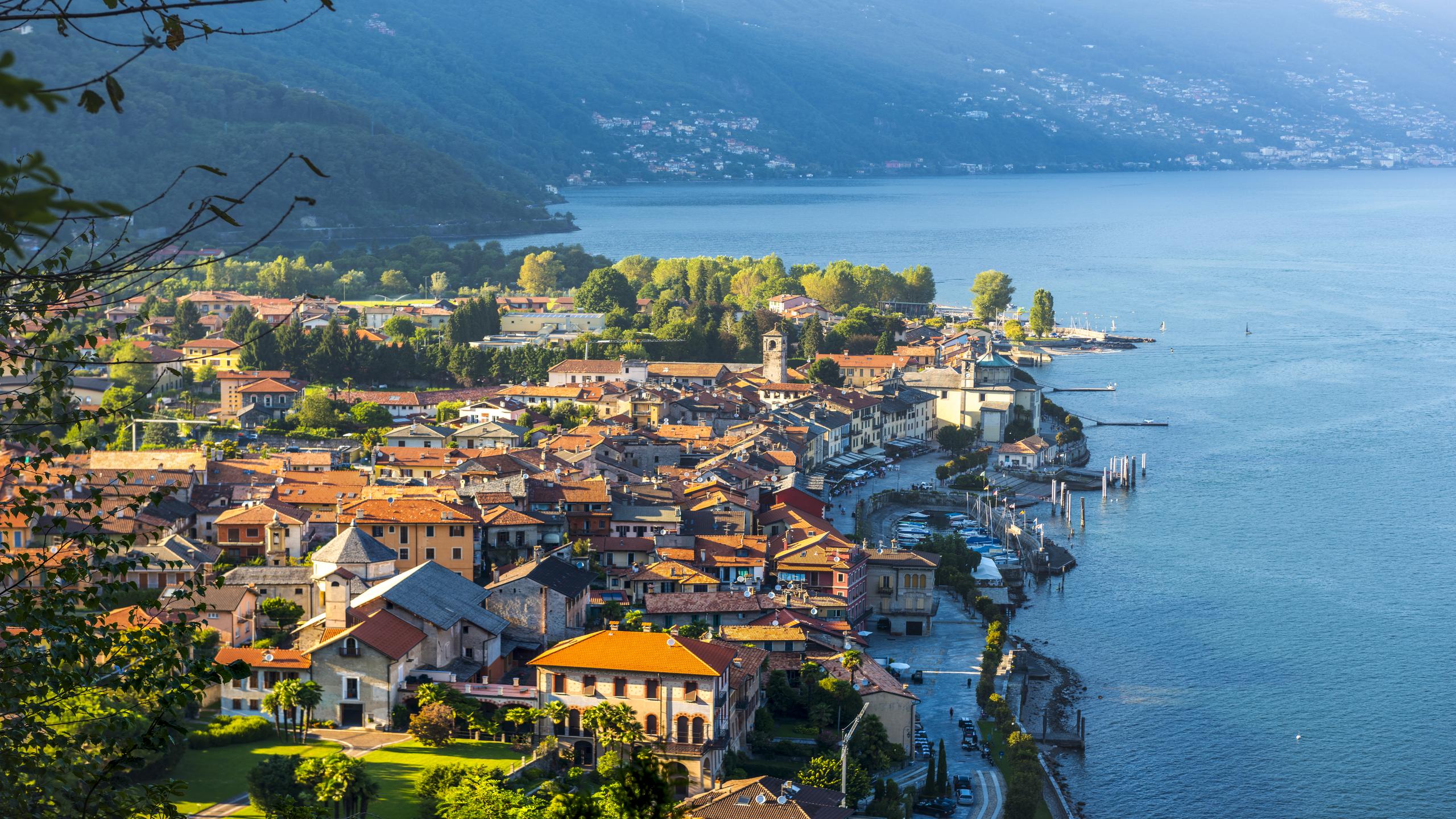 2560x1440 Lake Maggiore, Italy