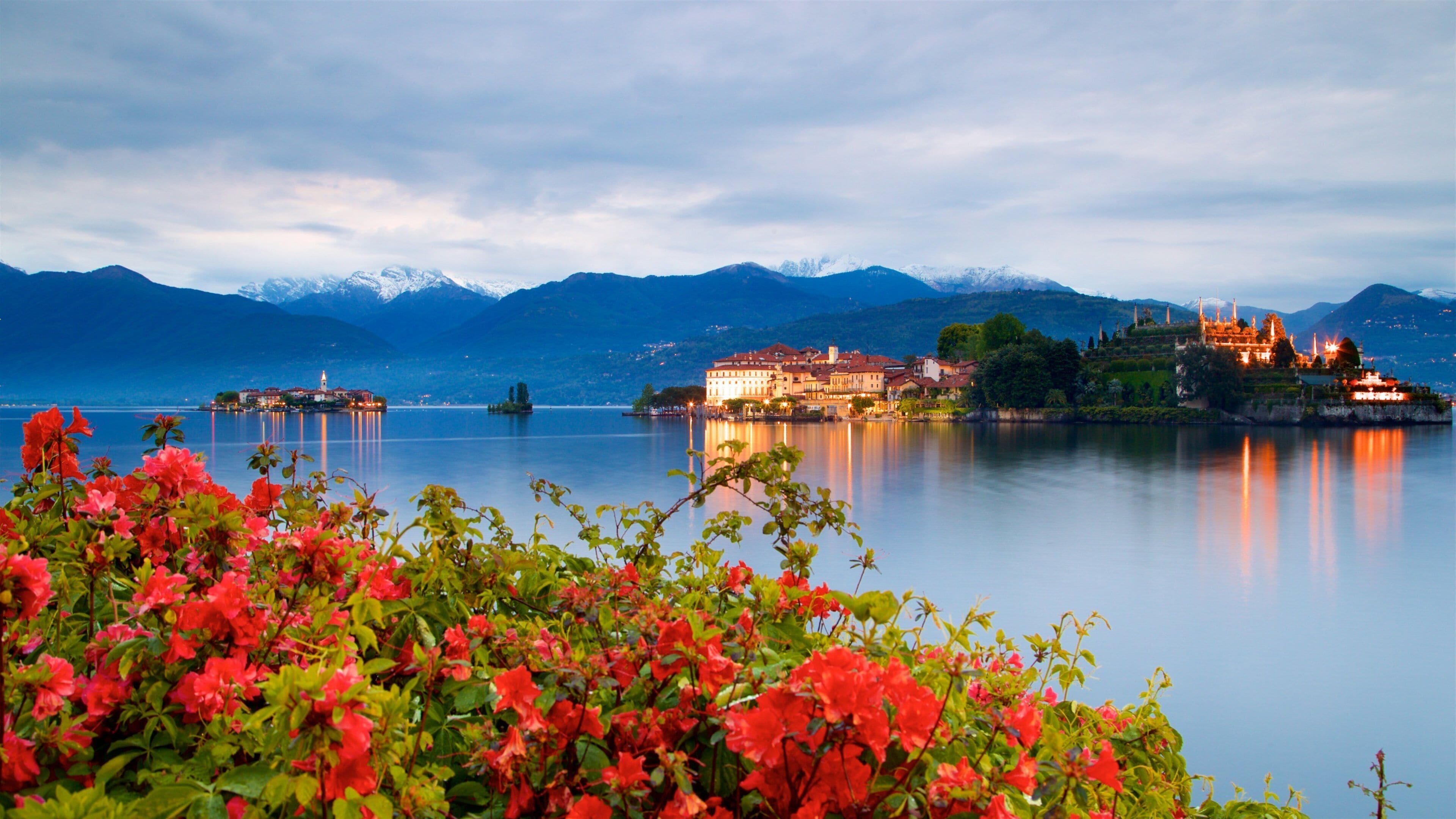 3840x2160 Visit Lake Maggiore: Best of Lake Maggiore Tourism. Expedia Travel Guide