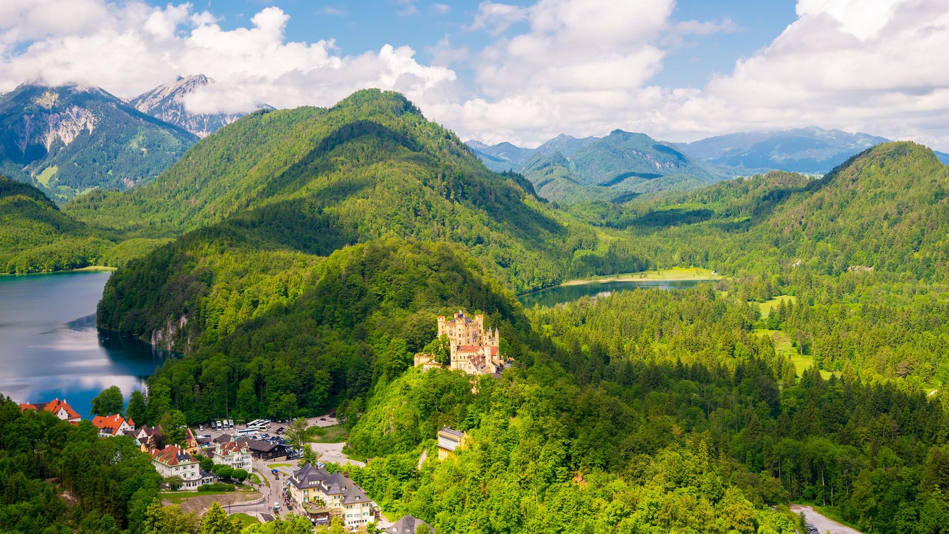 1920x1080 Hohenschwangau Castle, Romanesque Revival palace, Hohenschwangau, Fussen, Bavaria, Germany. Windows Spotlight Image