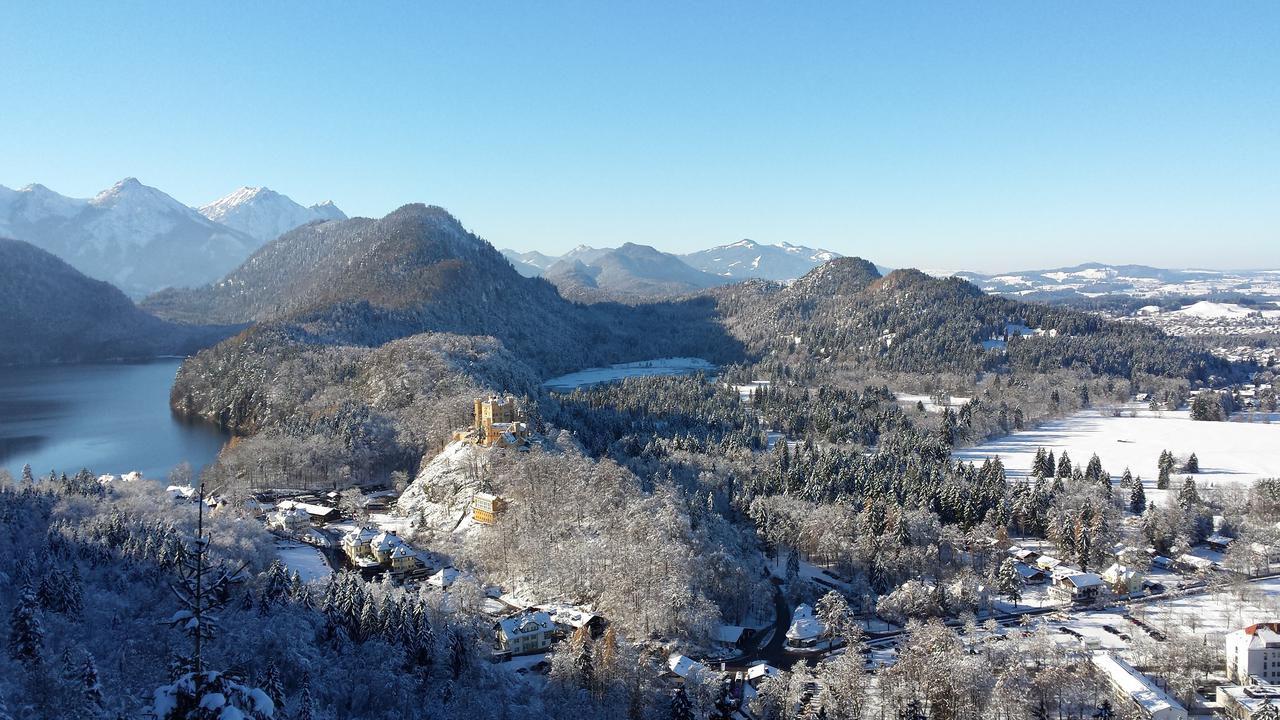 1280x720 Neuschwanstein Castle, Fussen