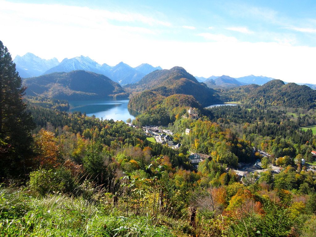 1024x768 Fussen, Germany. View of Fussen and Ludwig's Castle