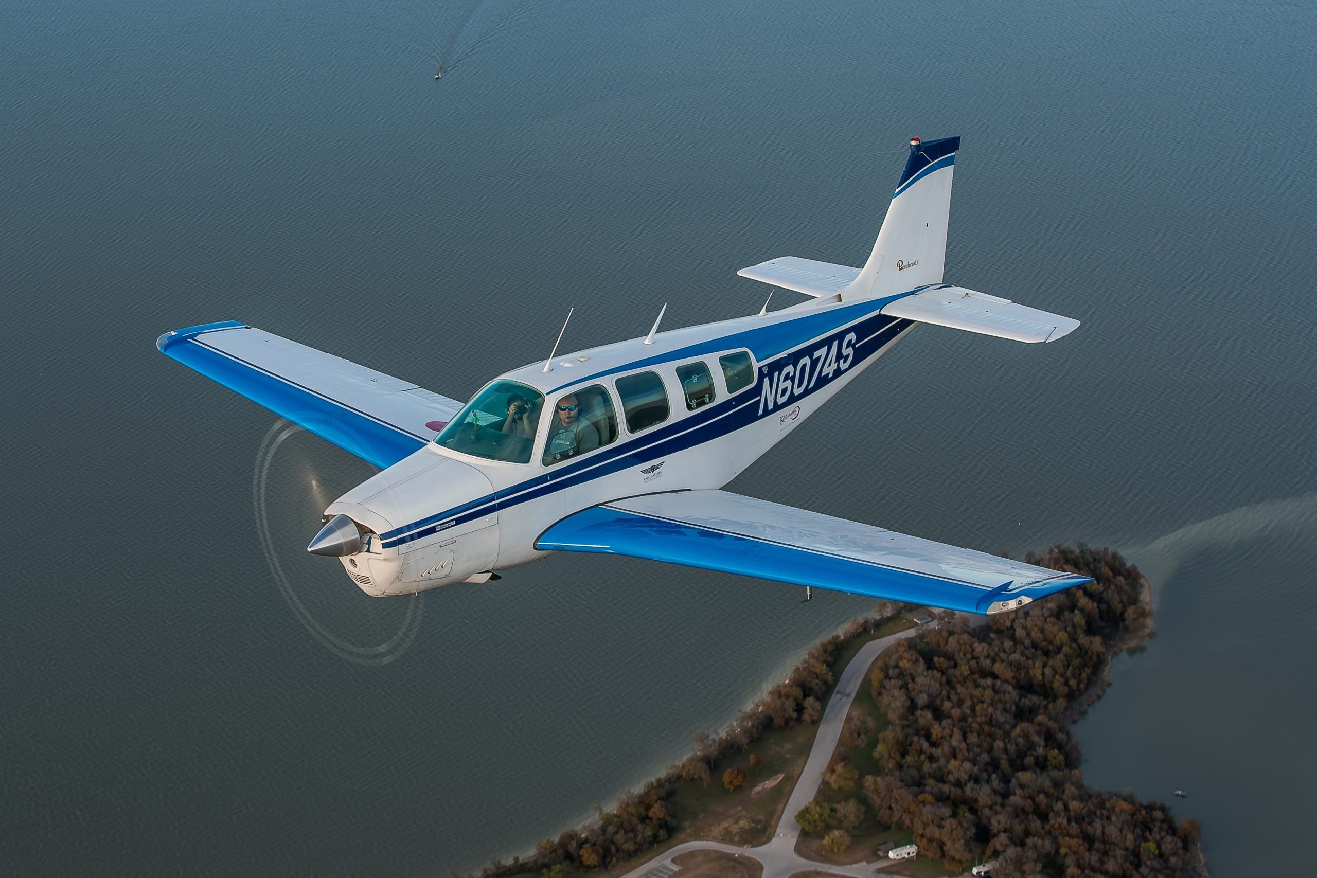 2560x1707 BEECHCRAFT BONANZA + Pilot
