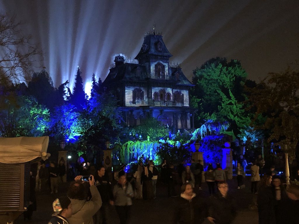 1024x768 Disneyland Paris Celebrates Reopening of Phantom Manor with Special Event