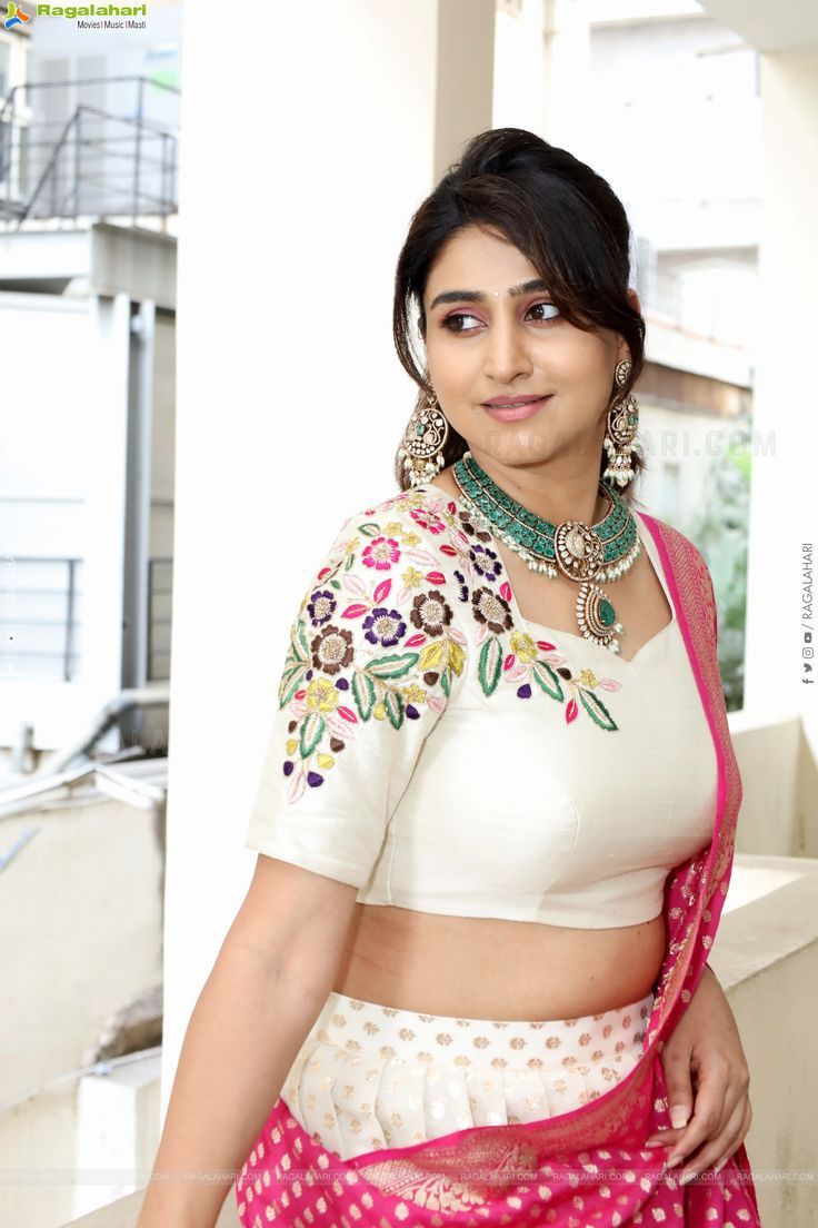 736x1104 Varshini at Asia Jewels Showcase Event, HD Gallery