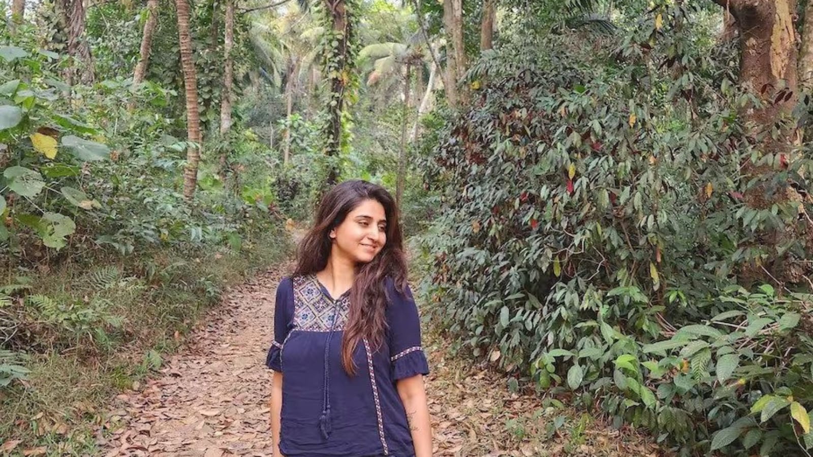1600x900 Telugu Actress Varshini Sounderajan Looks Elegant In No Makeup Look, See Pics