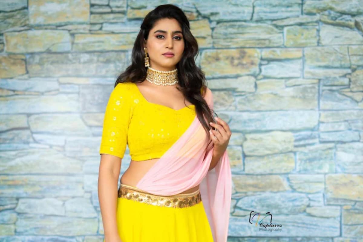 1200x800 Varshini Sounderajan Exudes Elegance in a Bright Yellow Traditional Outfit