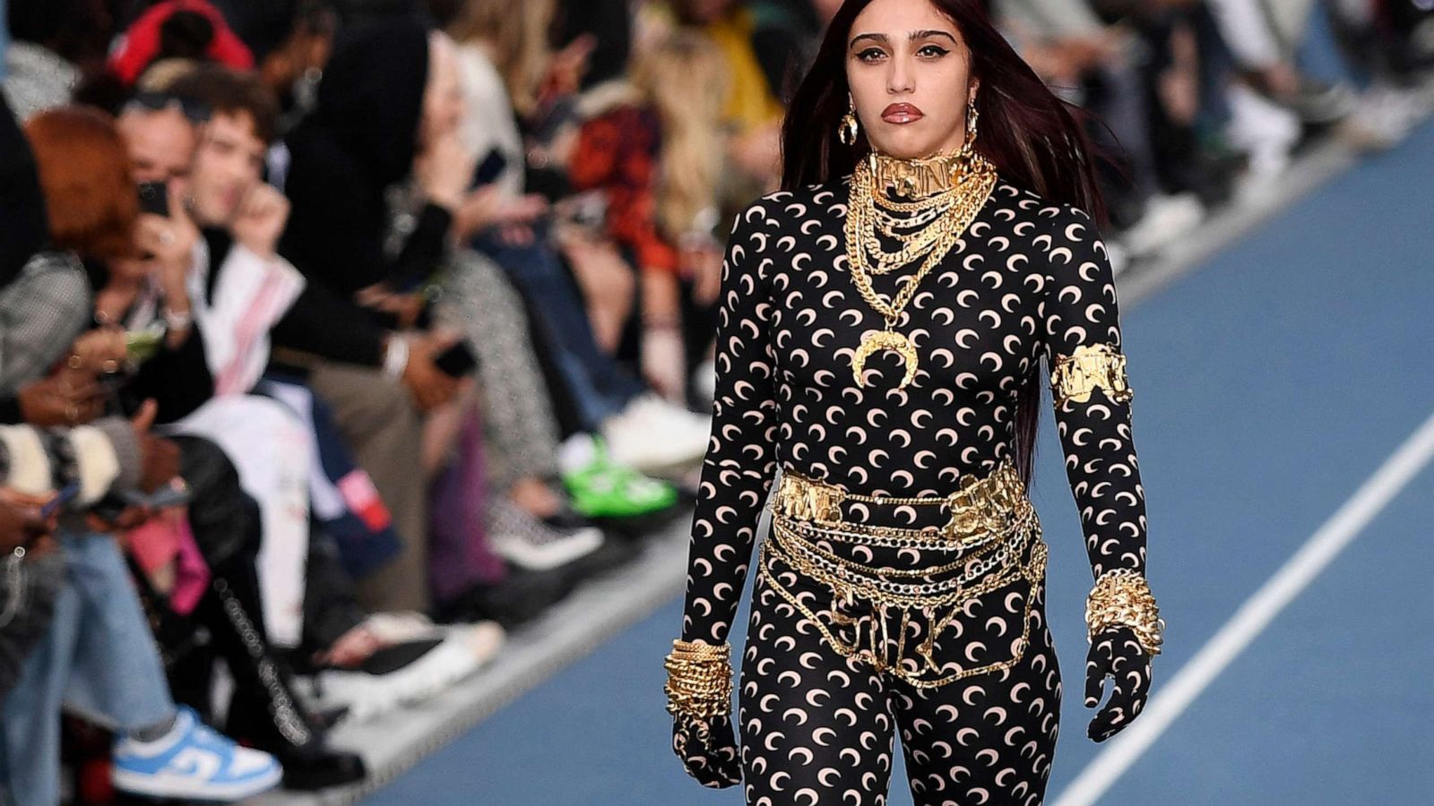 1600x900 Madonna's daughter Lourdes Leon shines during Paris Fashion Week wearing catsuit, chain belts