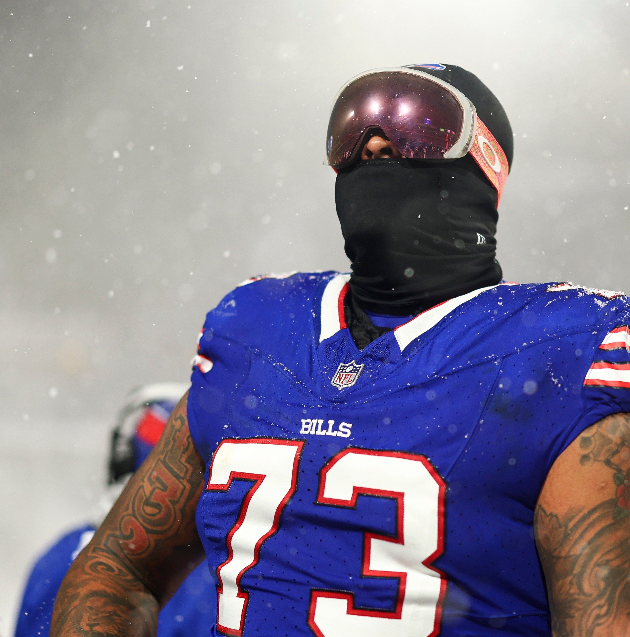 2637x2664 Buffalo Bills LT Dion Dawkins has a new facemask