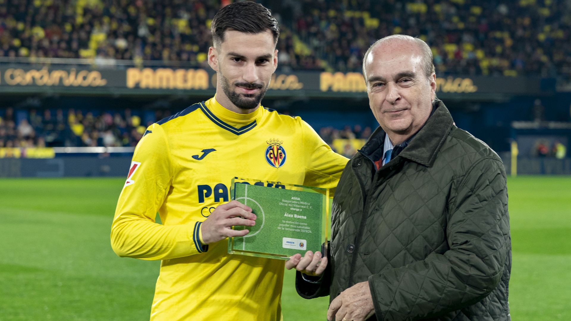 1920x1080 Álex Baena receives the ASISA 'Healthiest Player' award Oficial del Villarreal CF