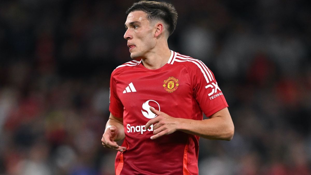 1200x675 Ex PSG Star's 'Bite' Earns Praise After Man Utd's Win Over Man City