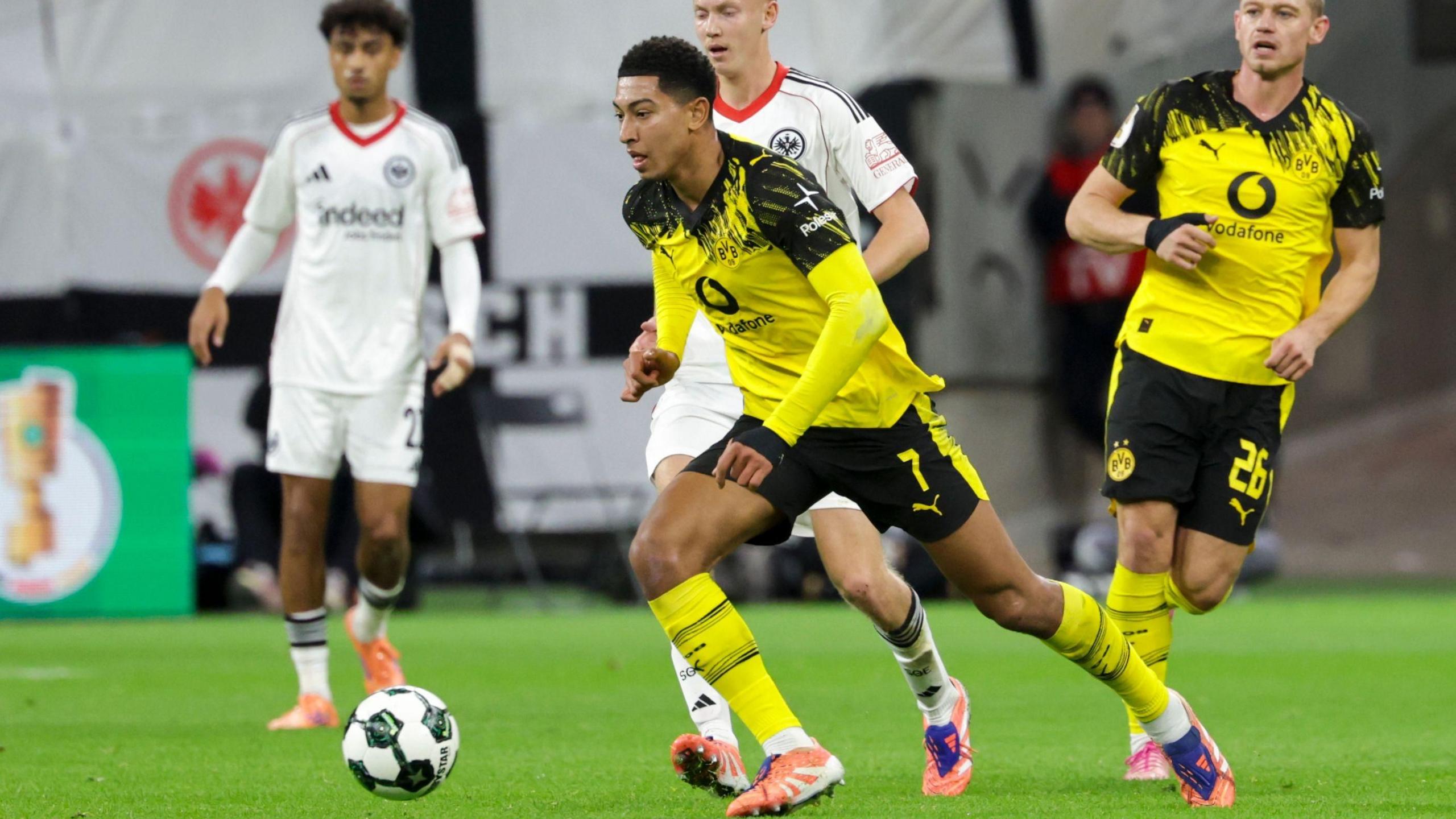 2560x1440 Jobe Bellingham: Inside a tough start to midfielder's Borussia Dortmund season