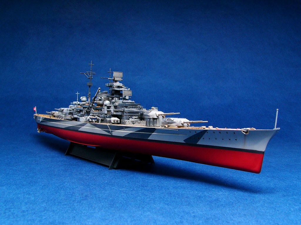 1024x768 700 Trumpeter German Tirpitz Battleship 1944