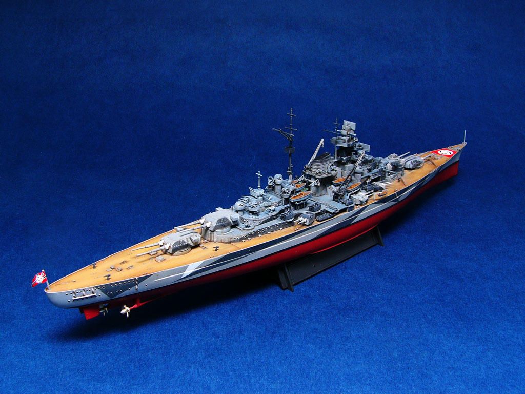 1024x768 700 Trumpeter German Tirpitz Battleship 1944