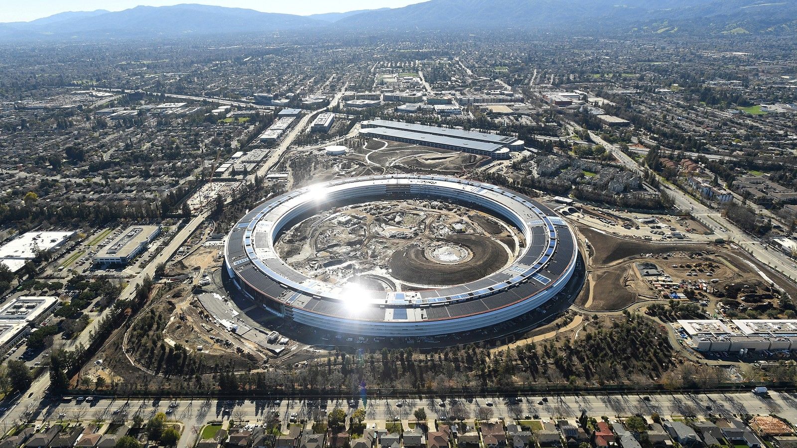 1600x900 The Myth of Apple's Great Design
