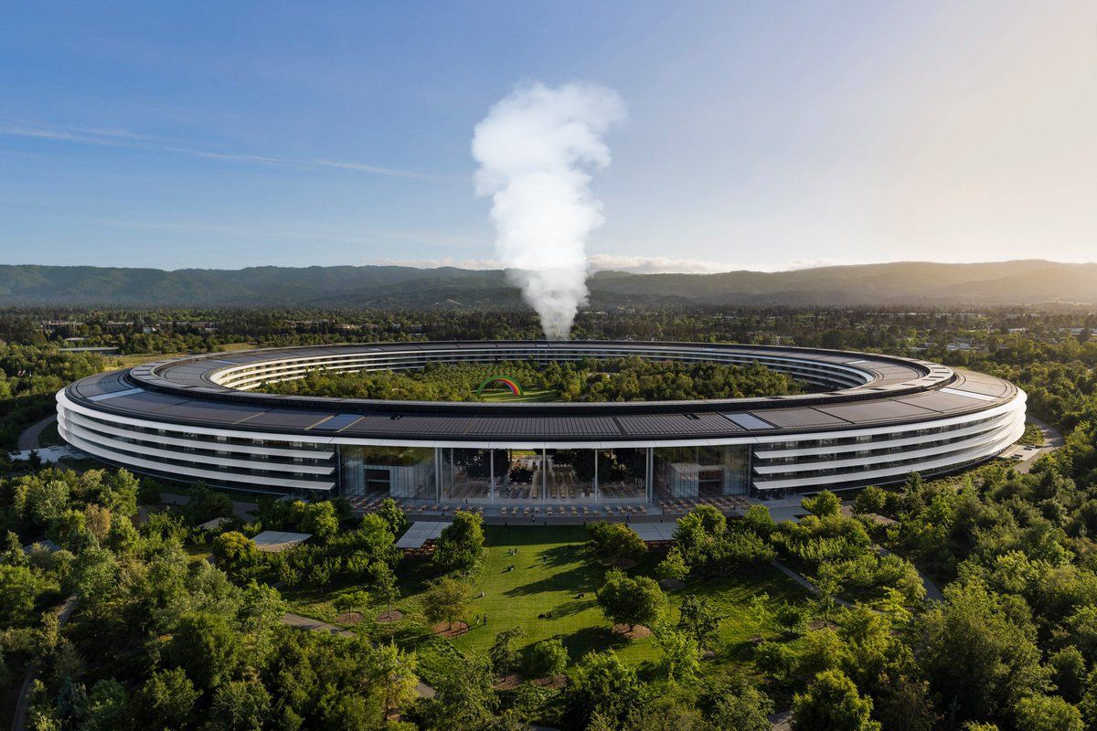 1200x800 White smoke seen from Apple Park to signify a new CEO